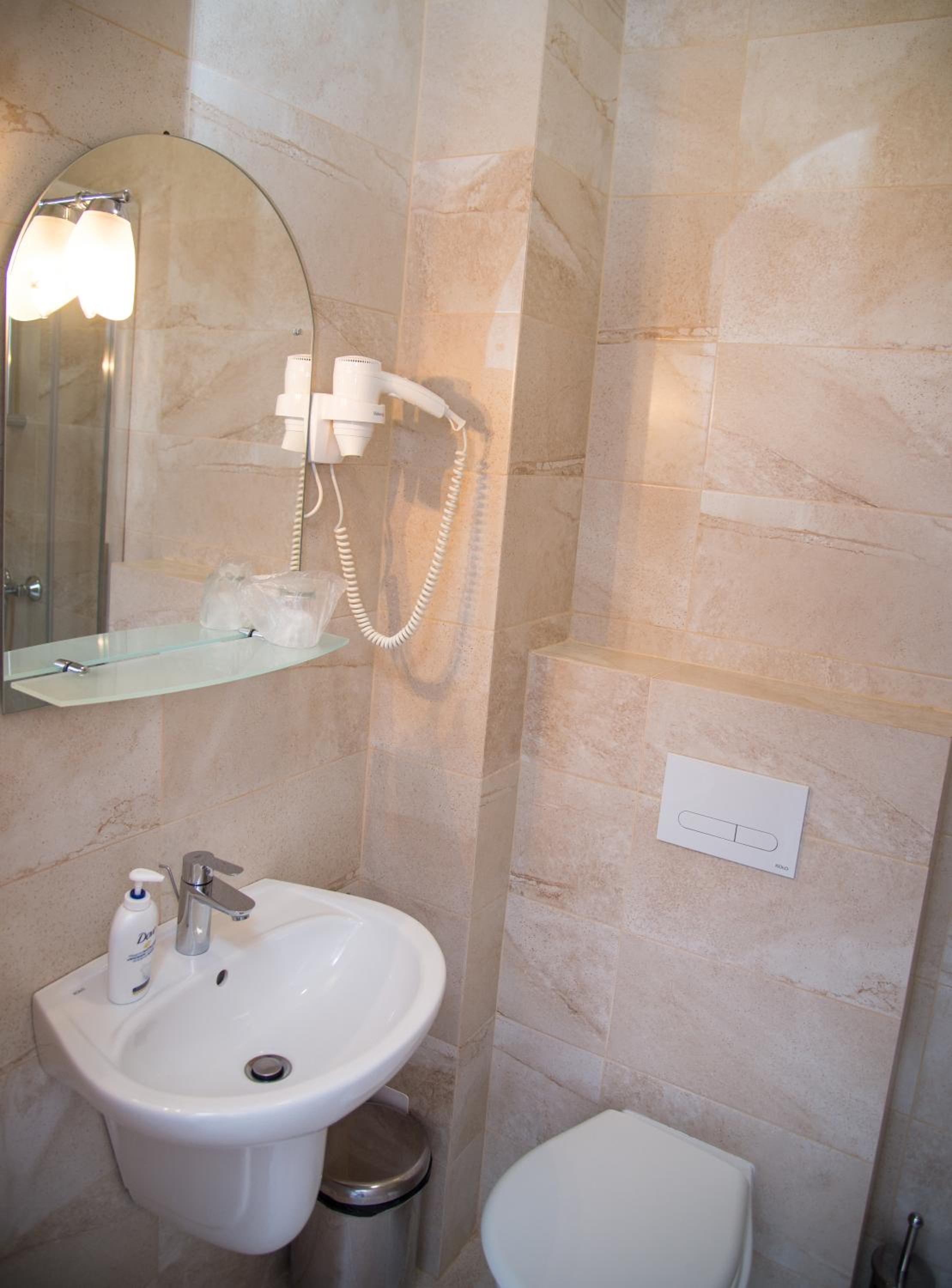 One-Bedroom Apartment with Balcony - Photo 19