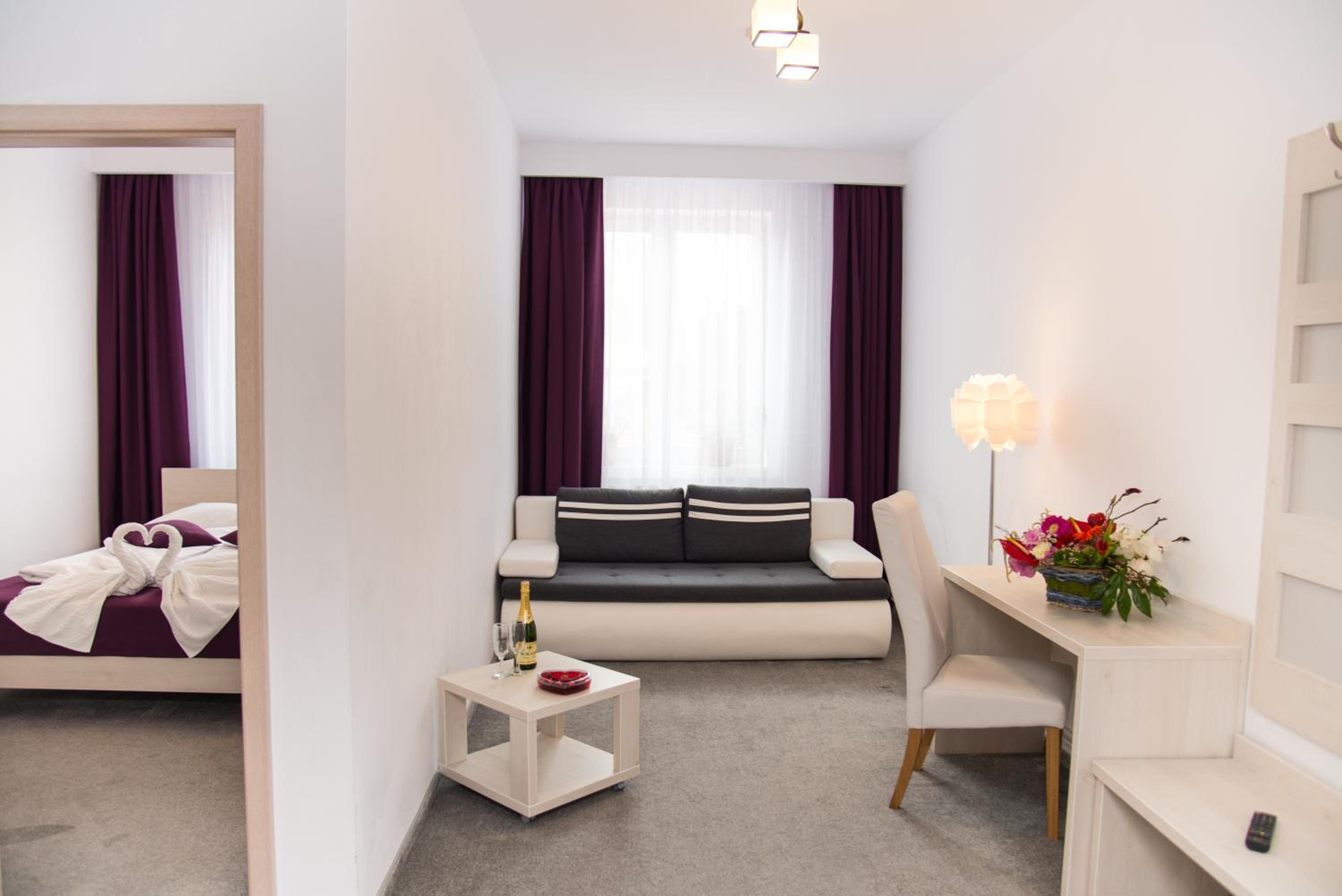 One-Bedroom Apartment with Balcony - Photo 22