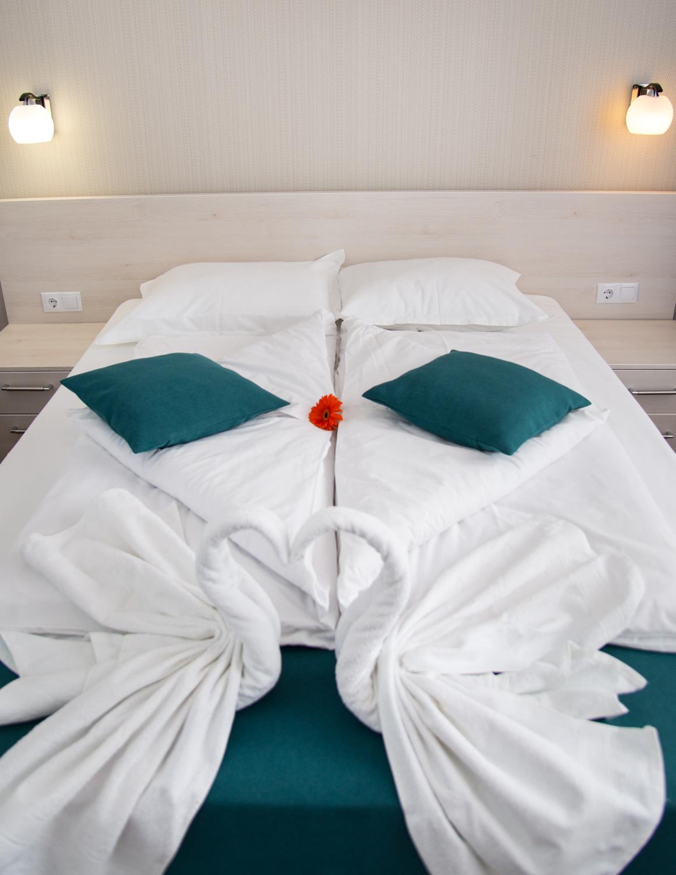 Double Room - Photo 2