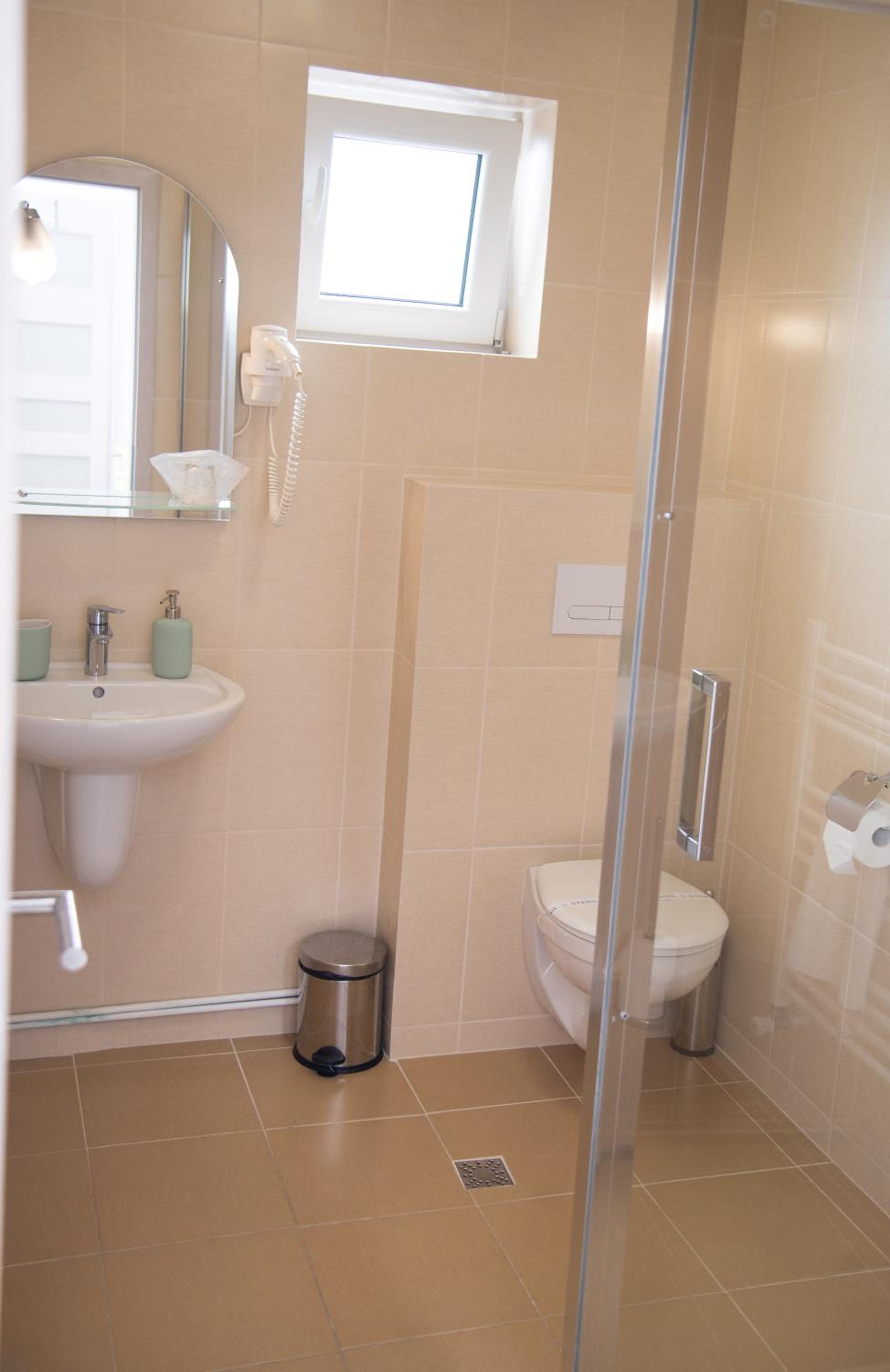 Double Room - Photo 21