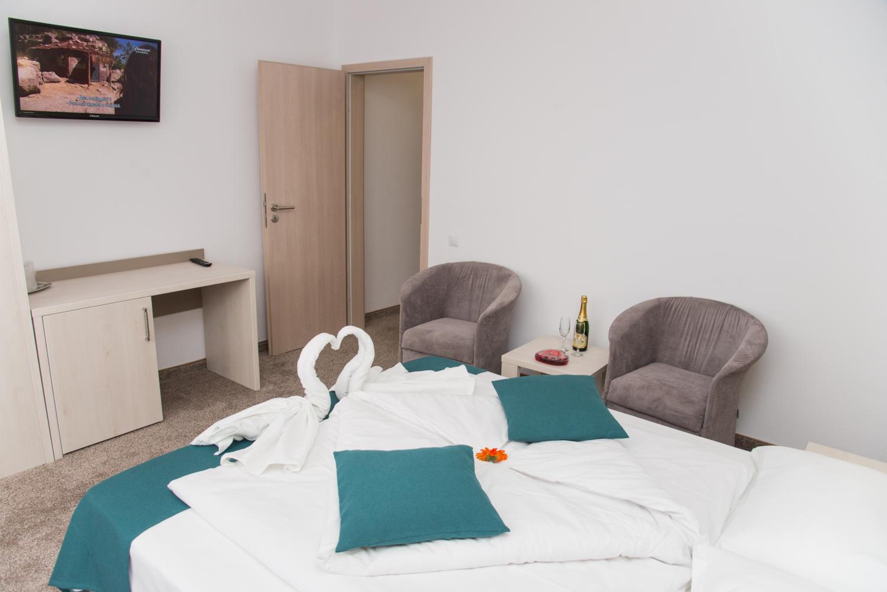Double Room - Photo 22