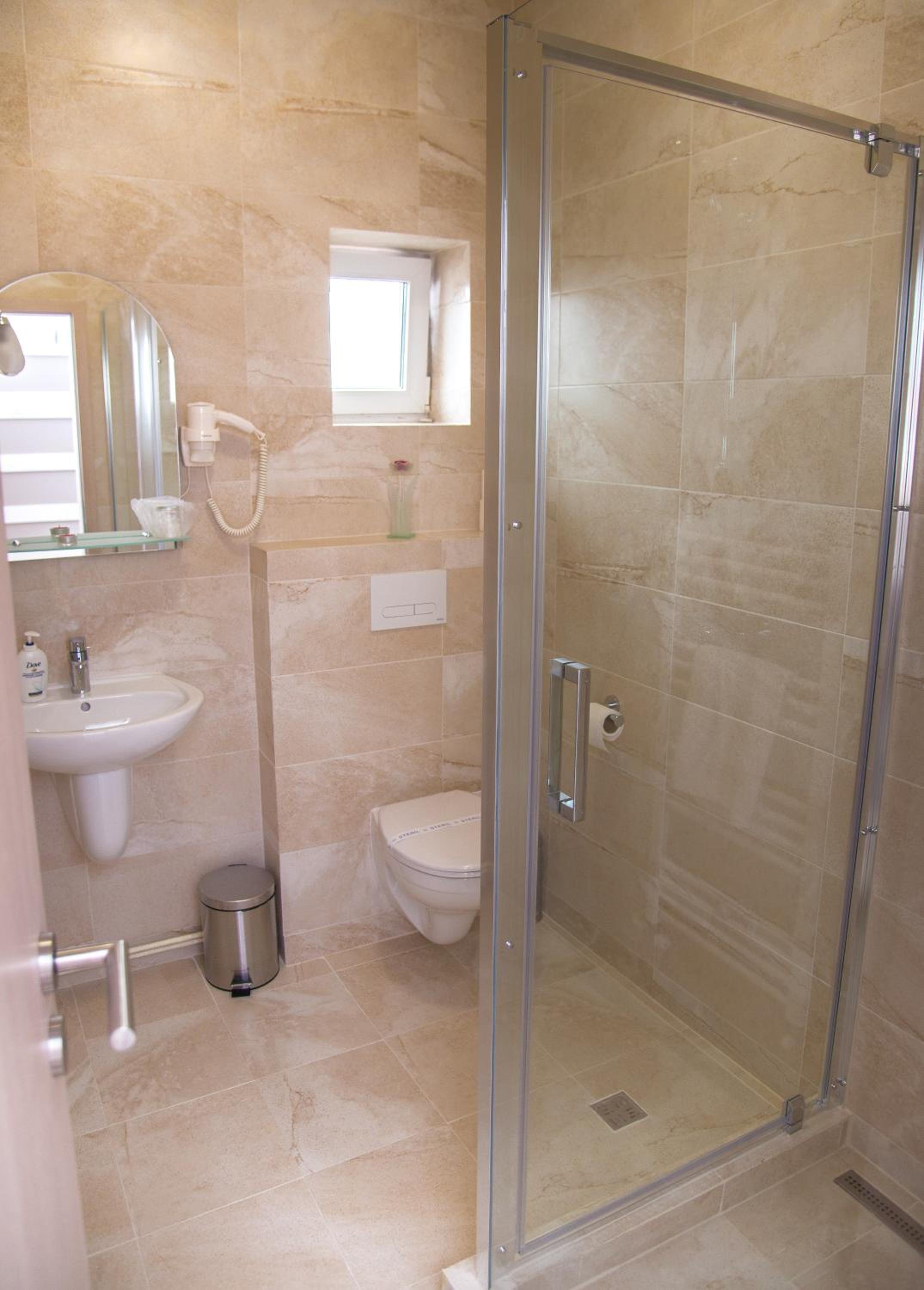 Double Room - Photo 29