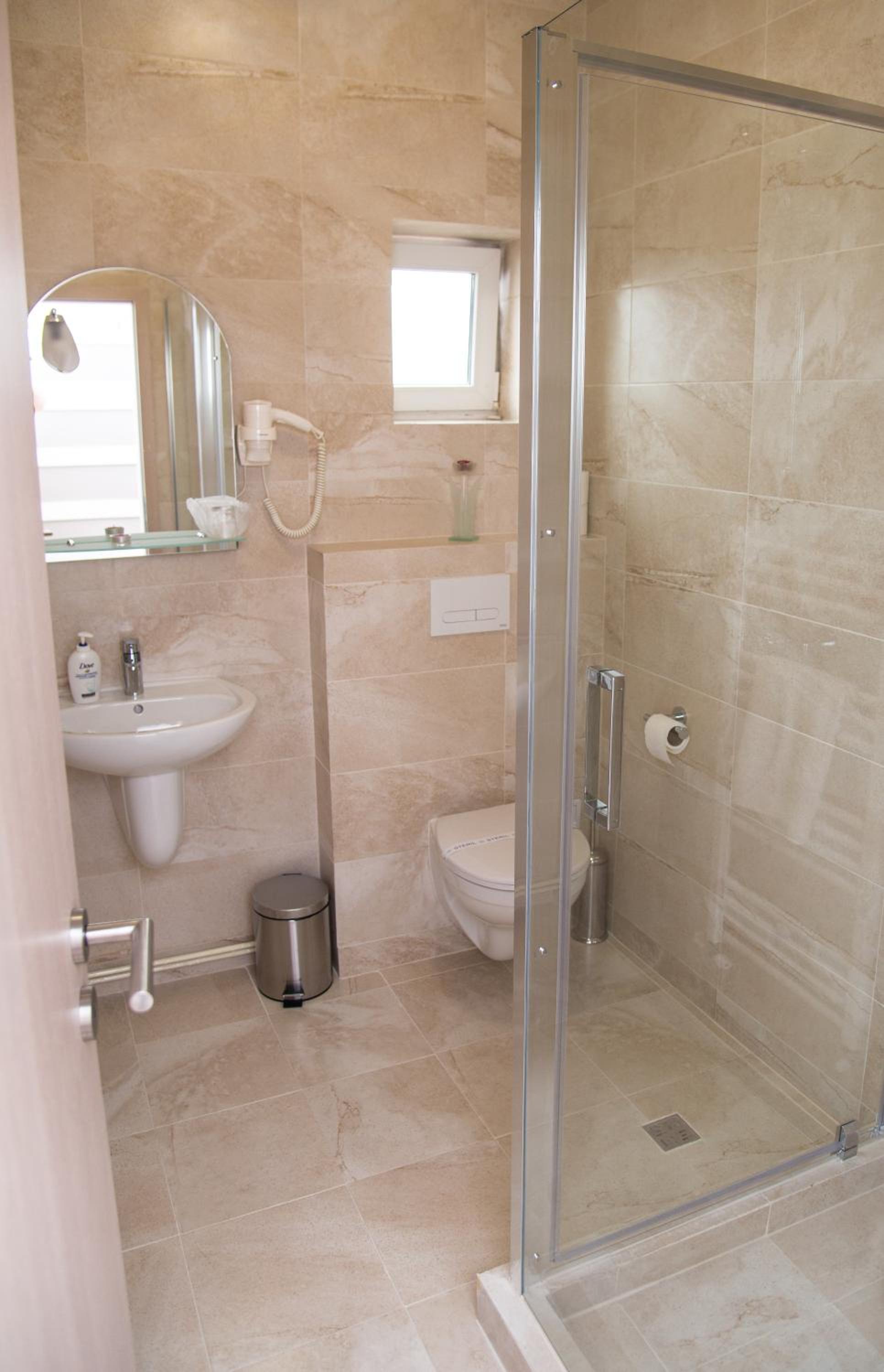Double Room - Photo 30