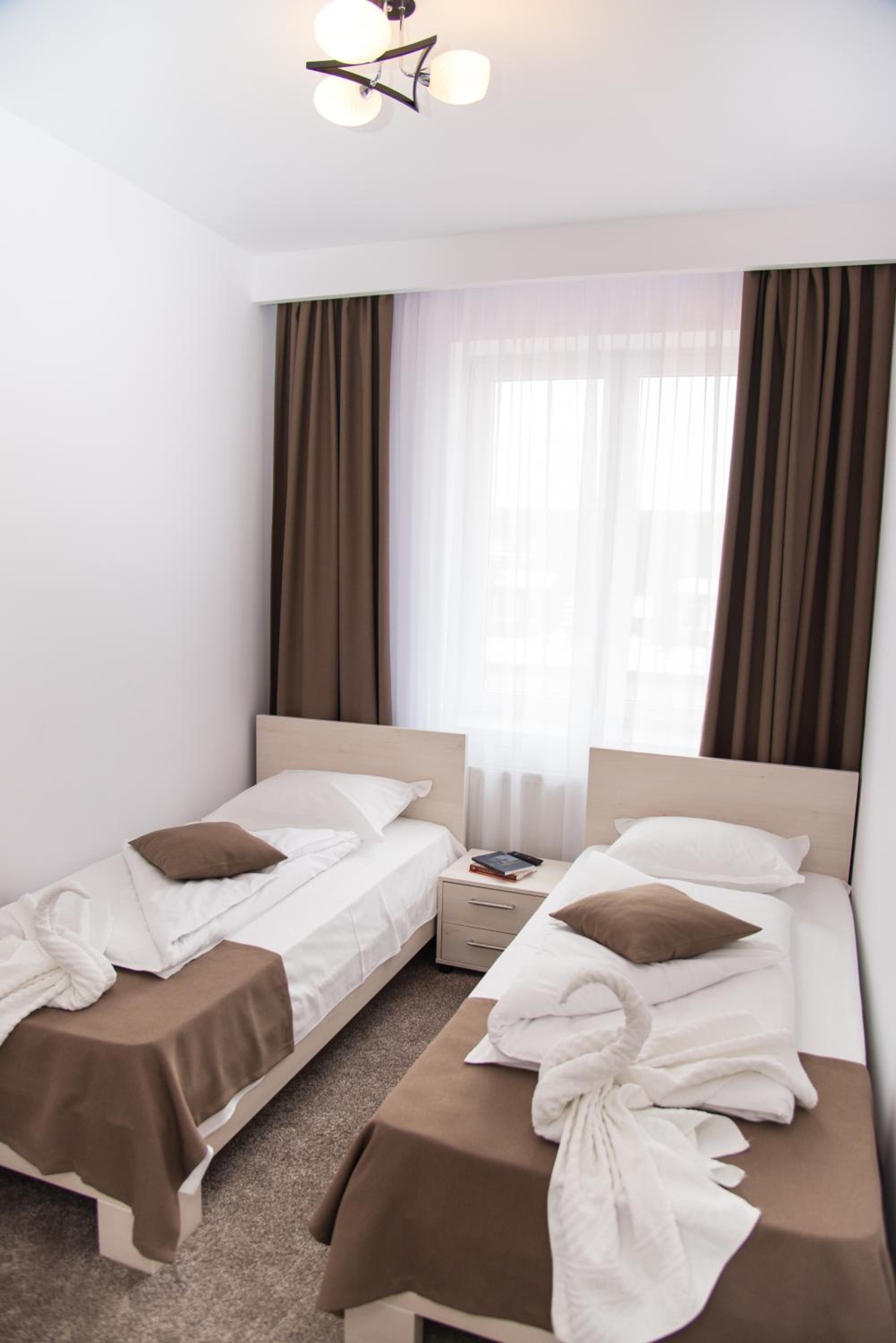 One-Bedroom Apartment with Balcony - Photo 25