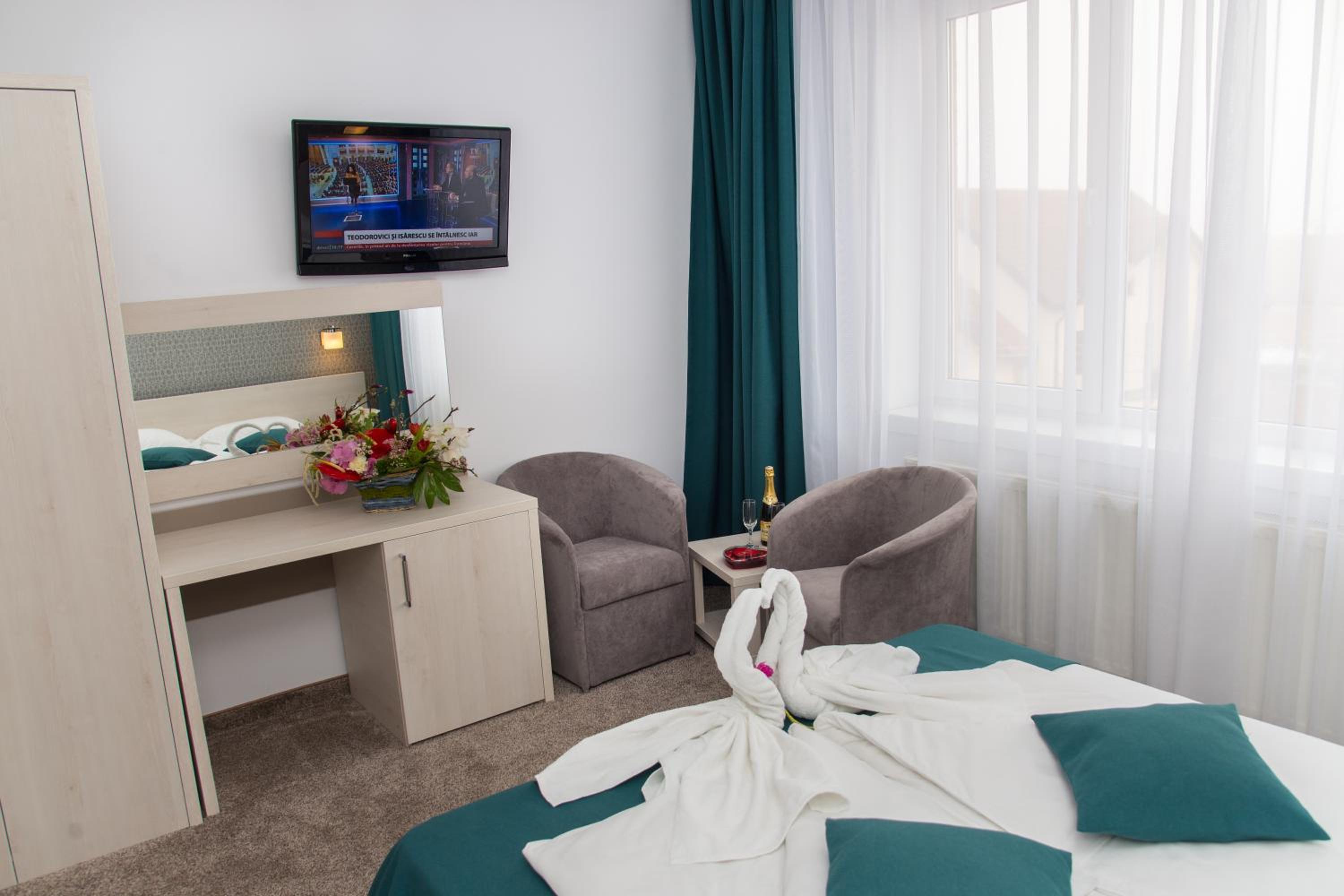 Double Room - Photo 13