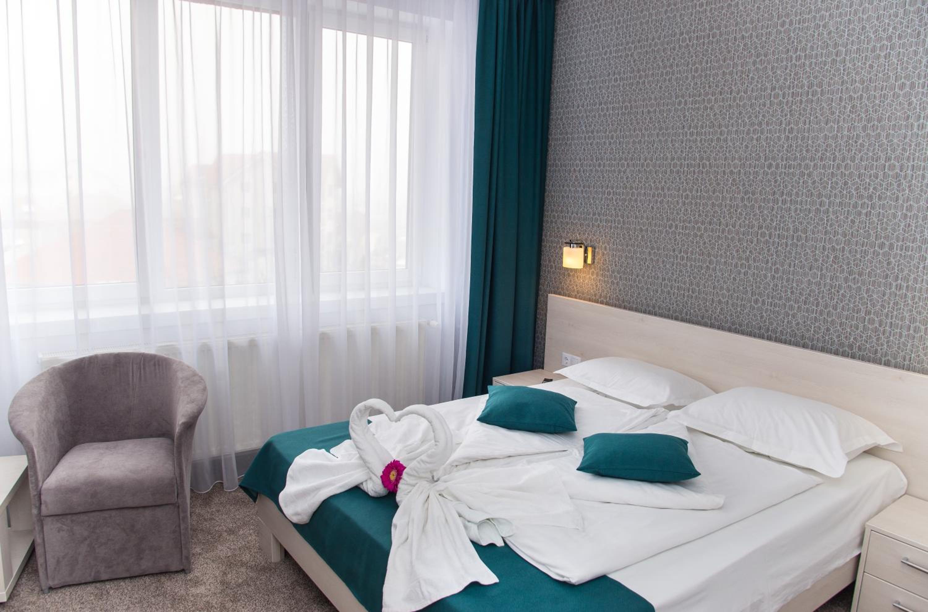 Double Room - Photo 12