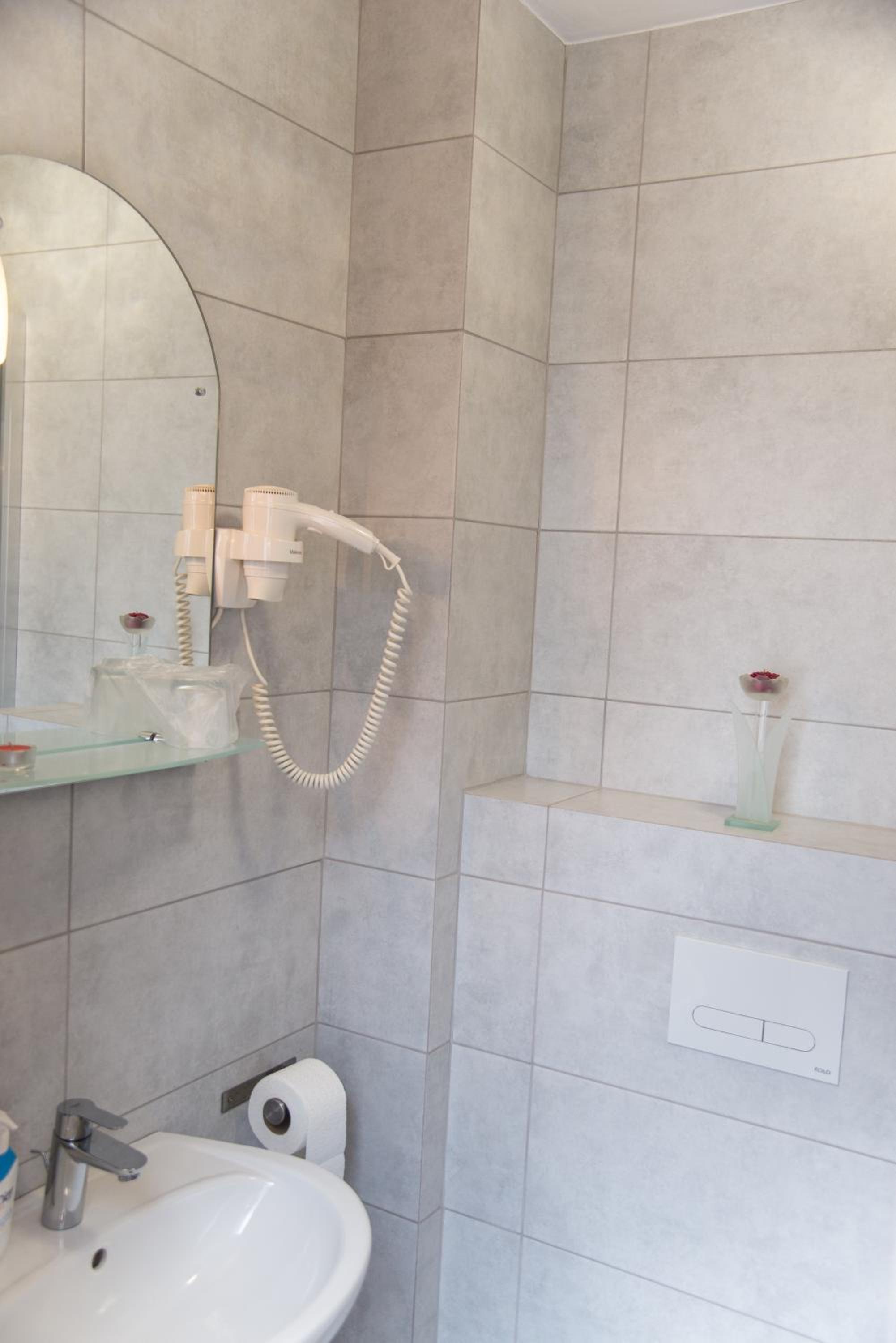 Double Room - Photo 4