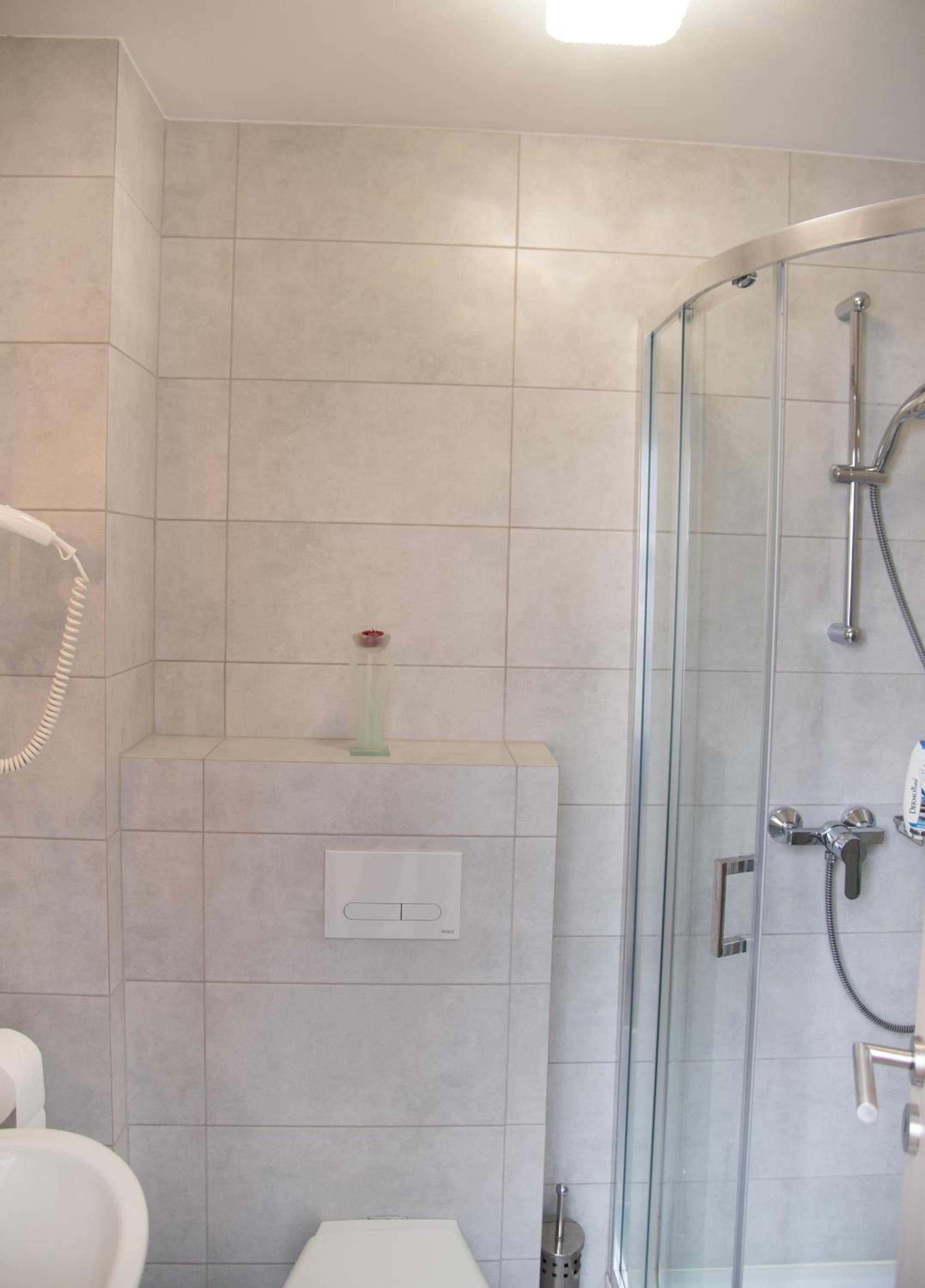 Double Room - Photo 5