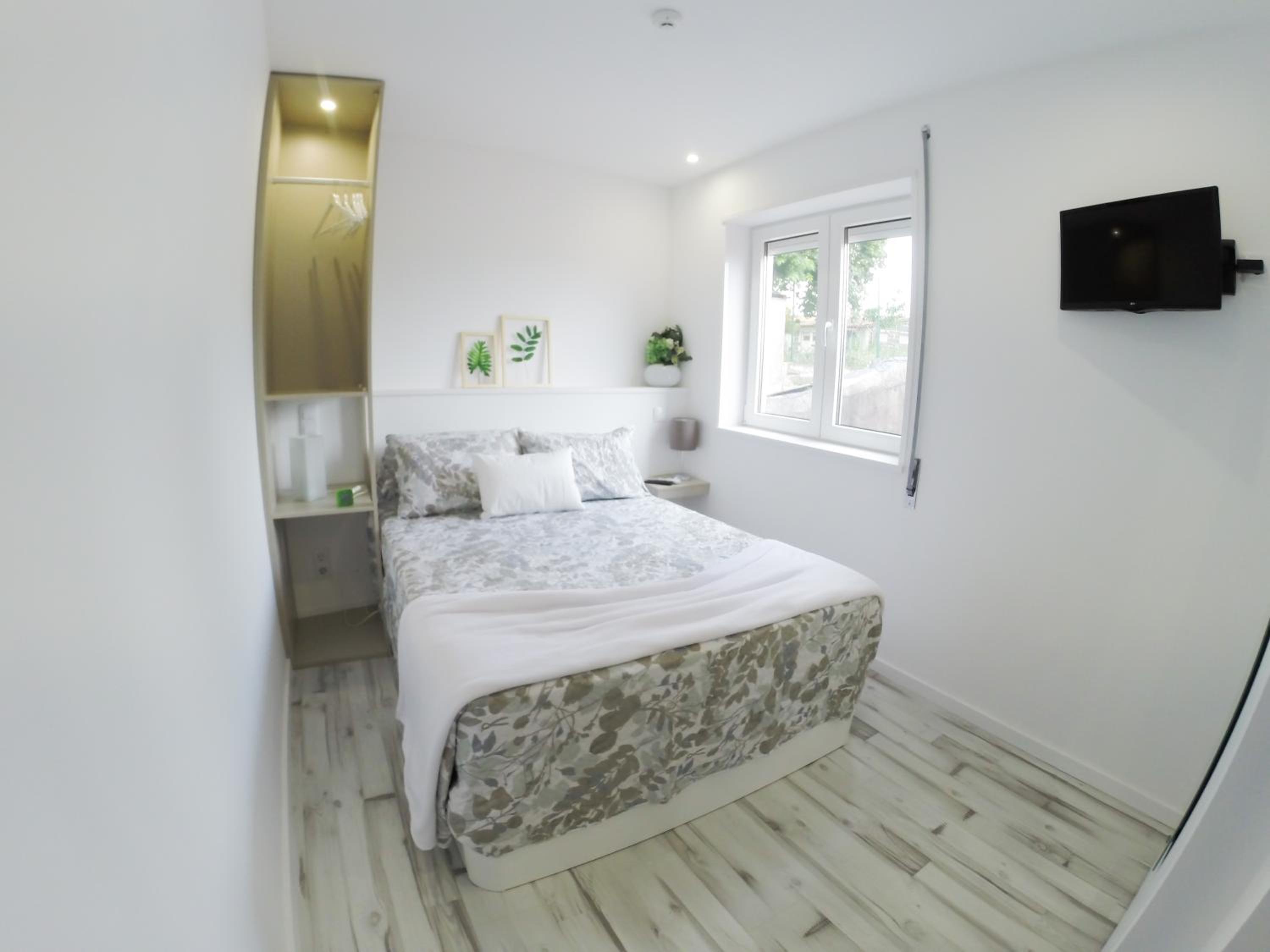 Double Room with Private Bathroom - Photo 1