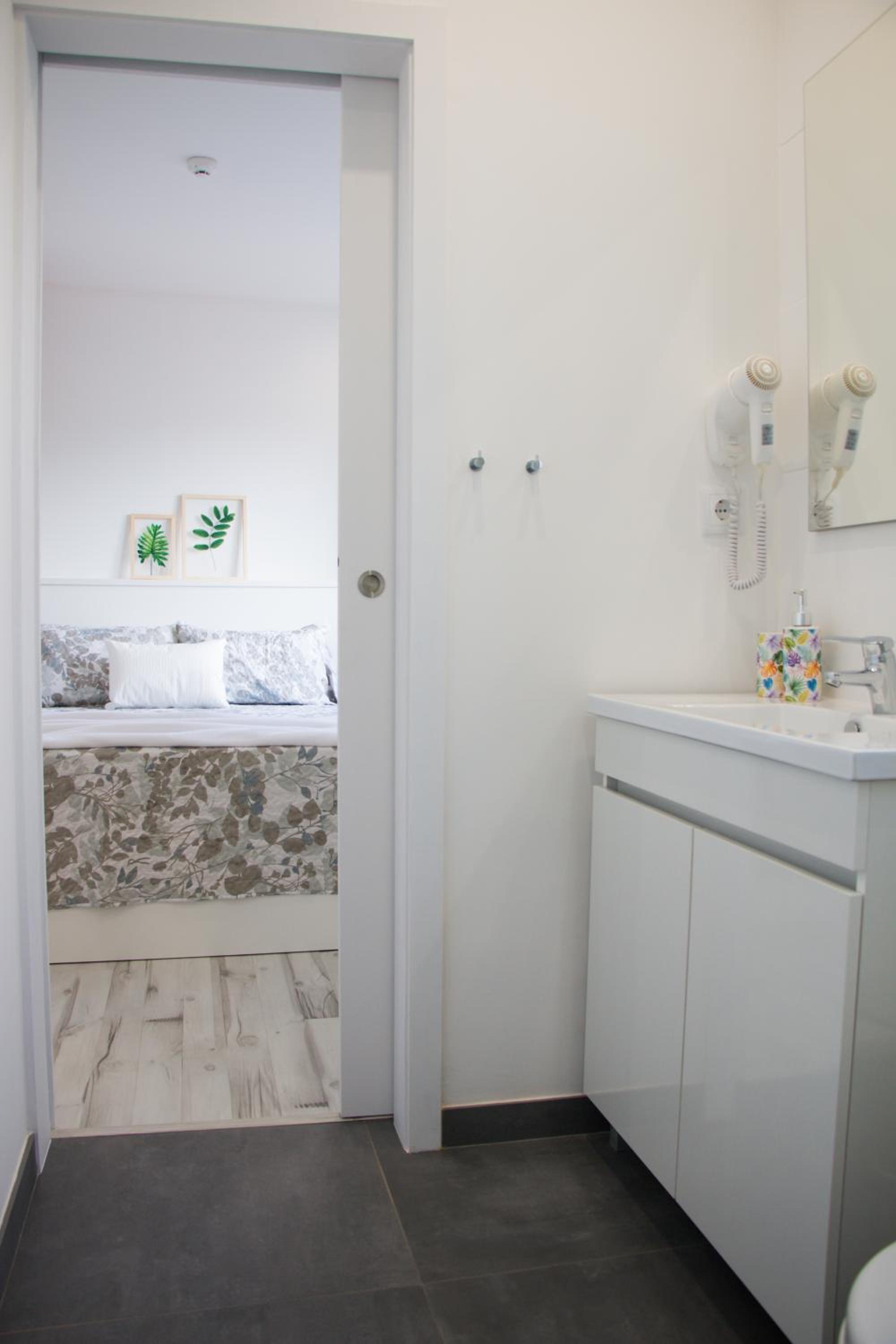 Double Room with Private Bathroom - Photo 20