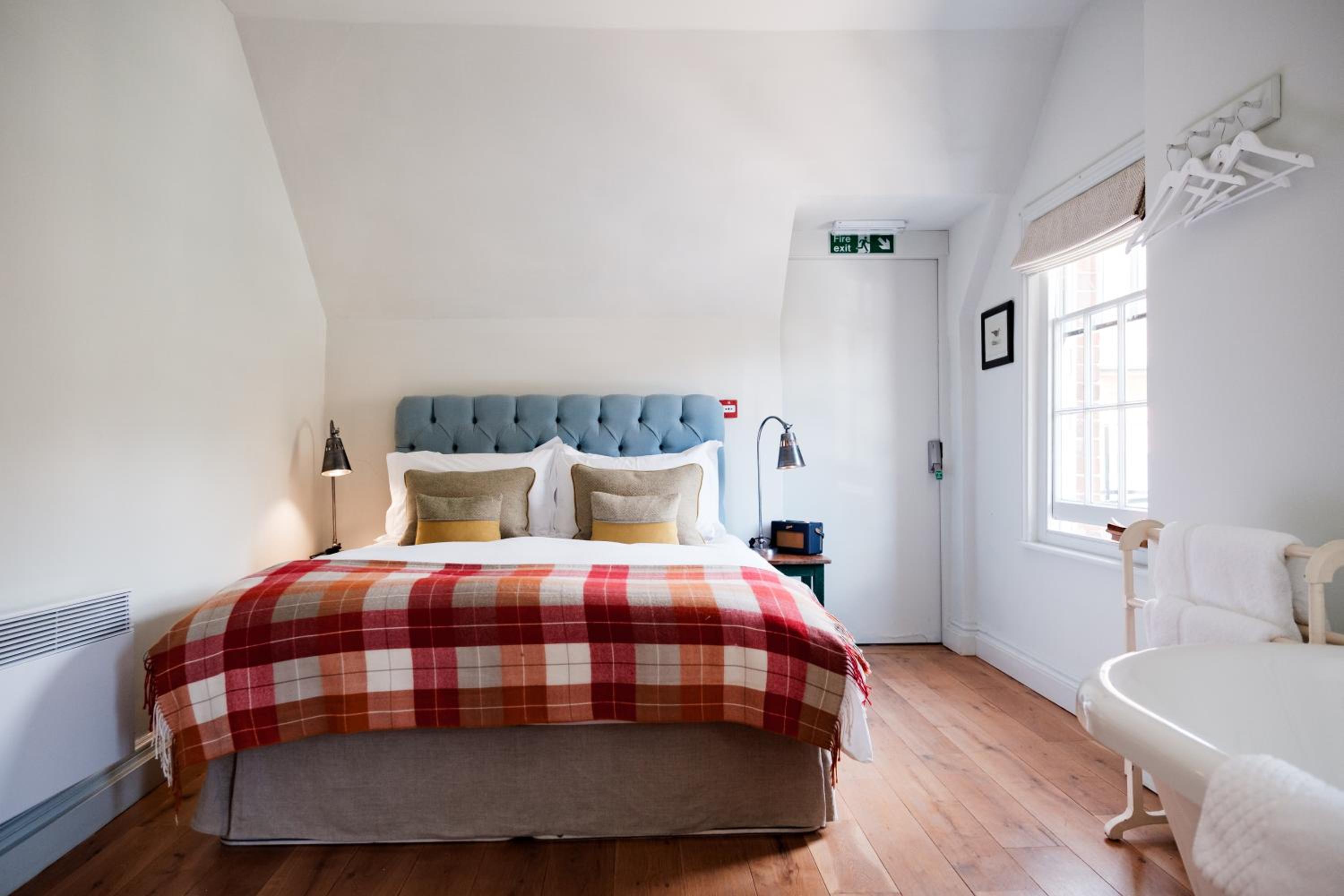 Deluxe Double Room with Shower