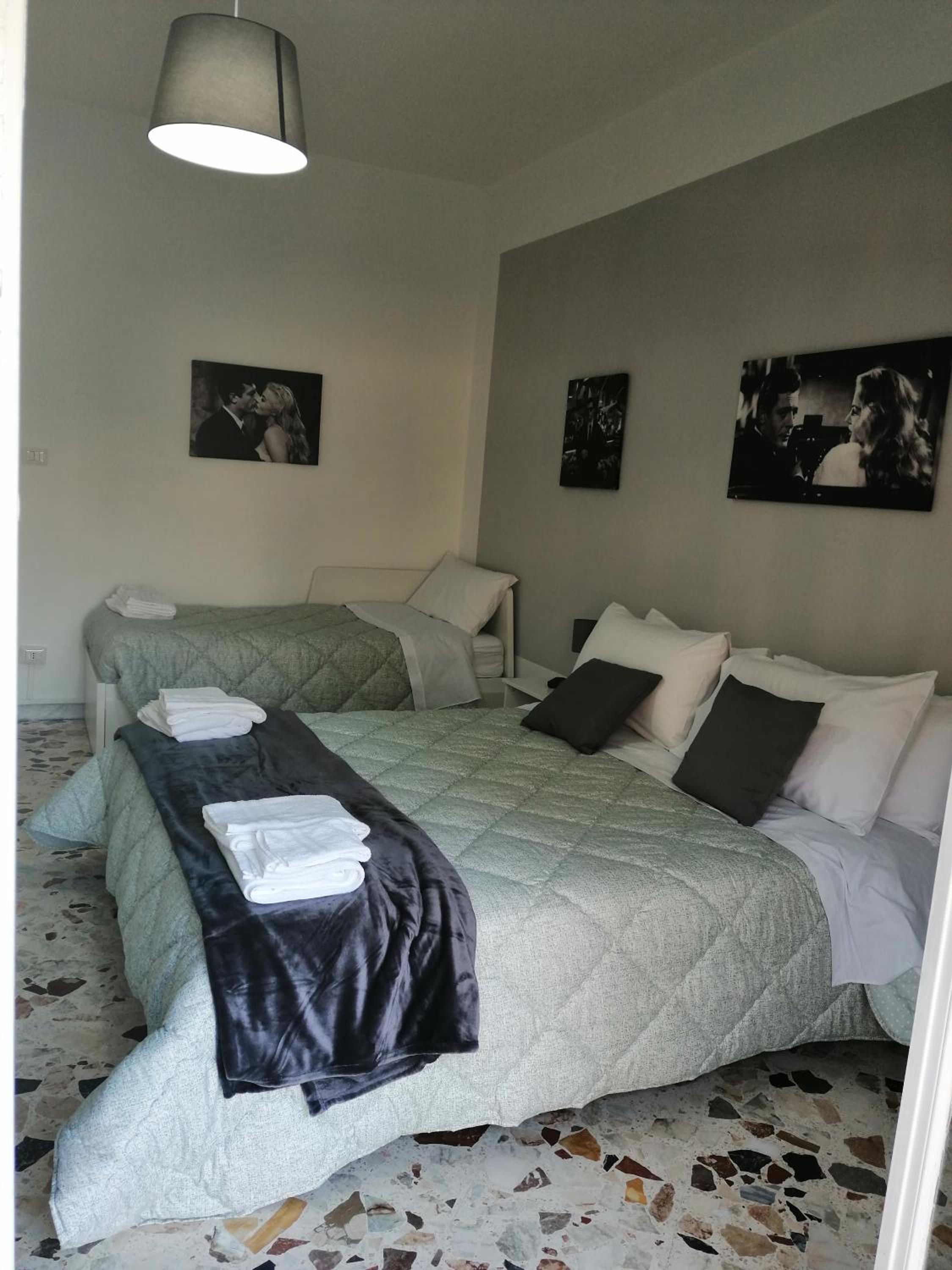 Quadruple Room with Private External Bathroom photo 3