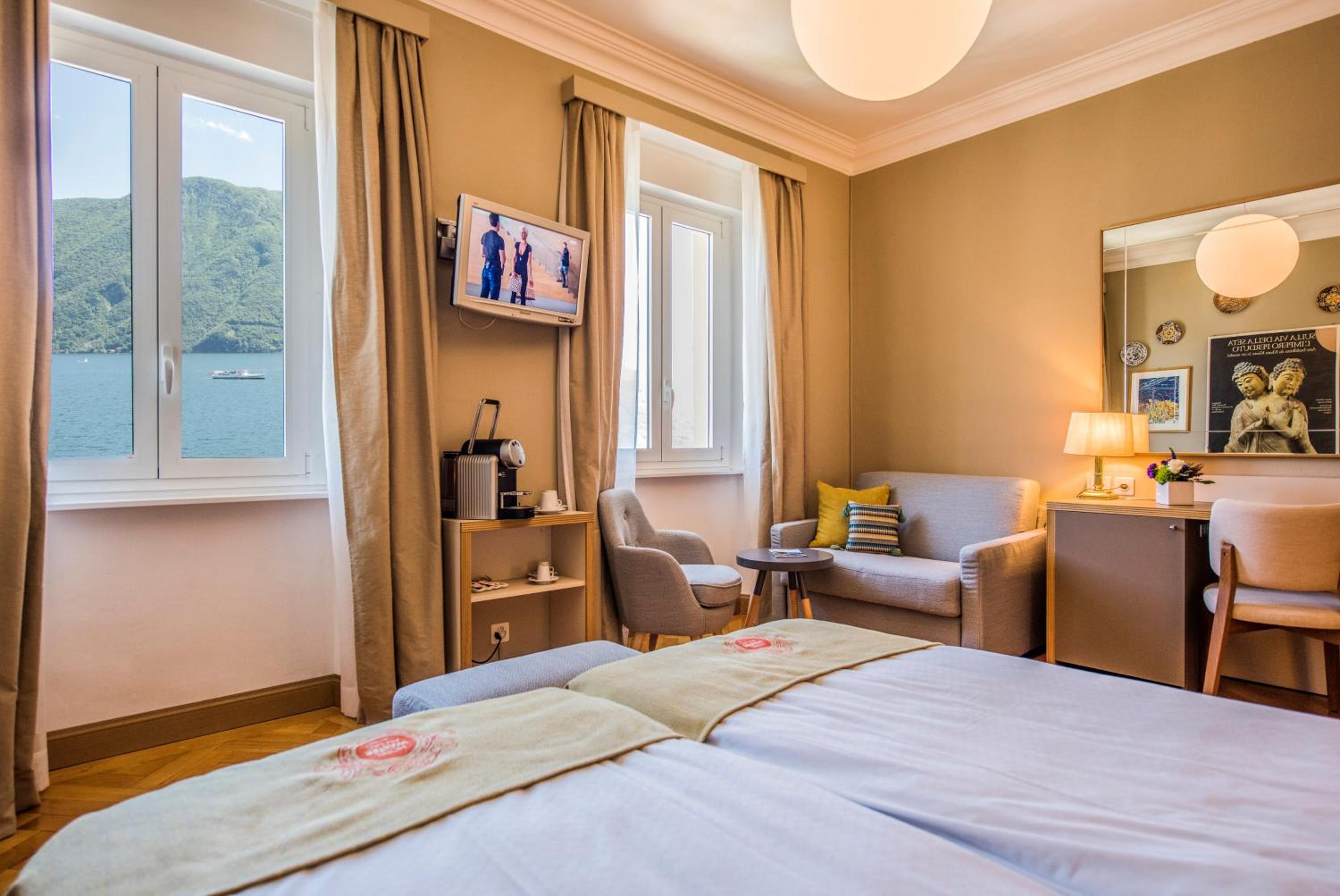 Premium Twin Room with Lake View