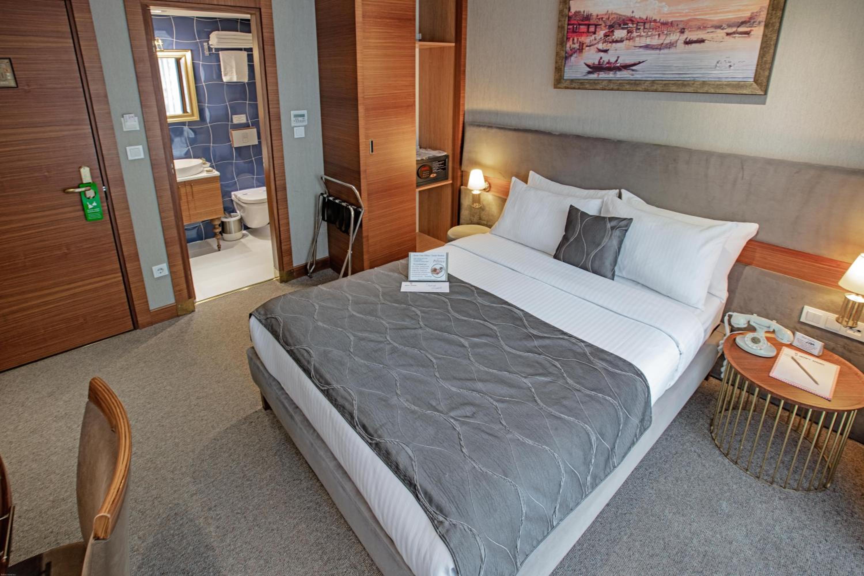 Double or Twin Room photo 2