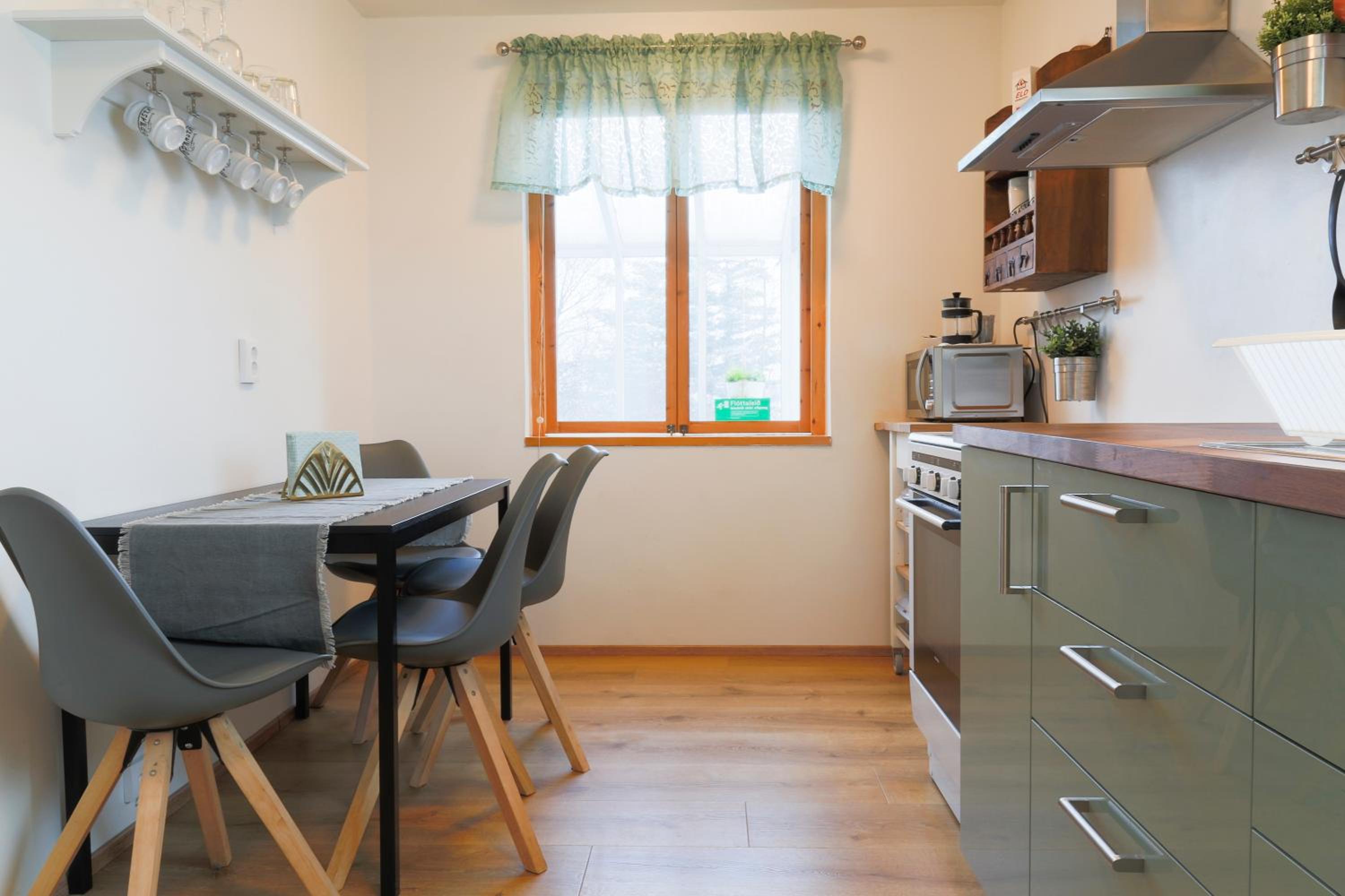 Three-Bedroom Apartment - Photo 3