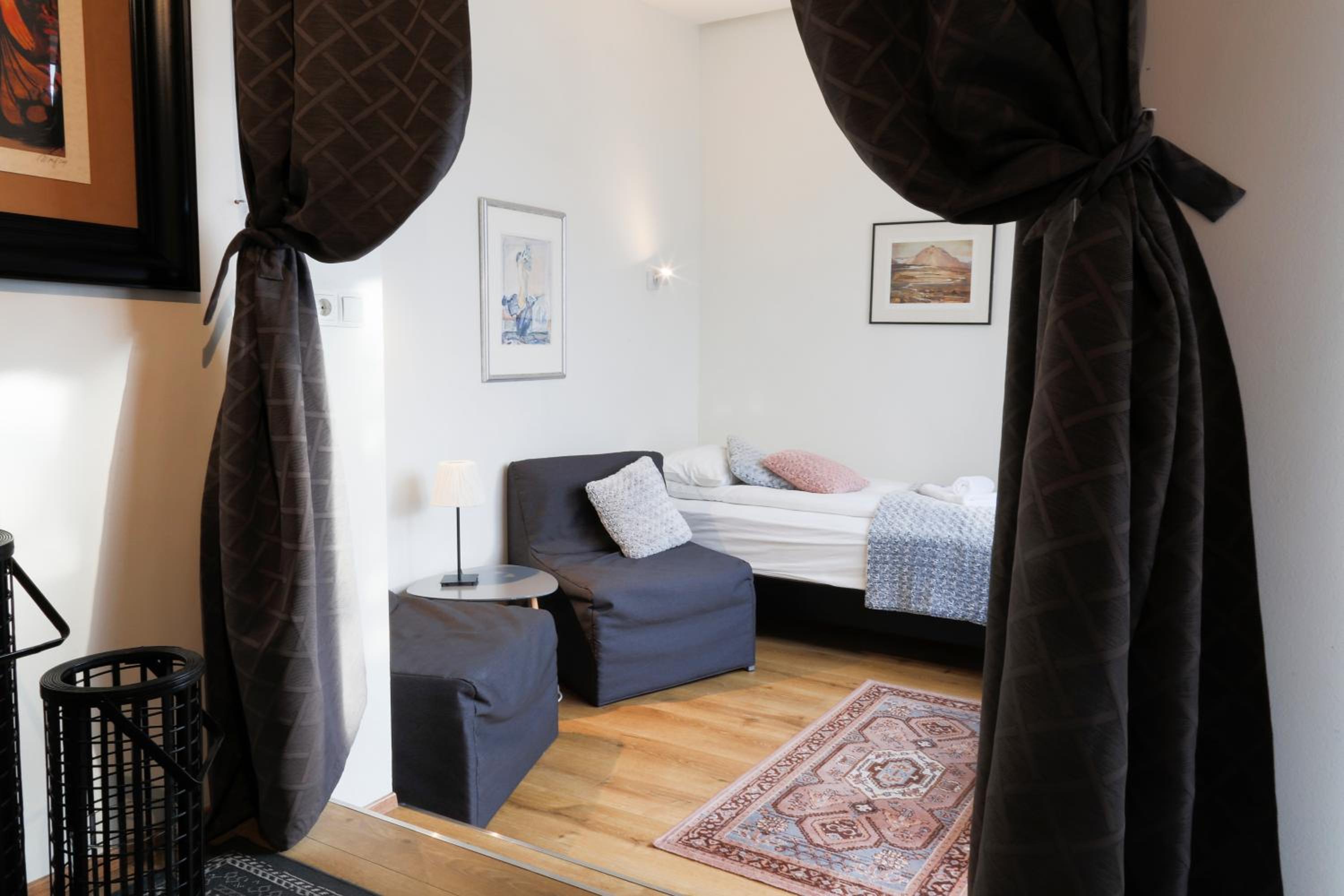 Three-Bedroom Apartment - Photo 14