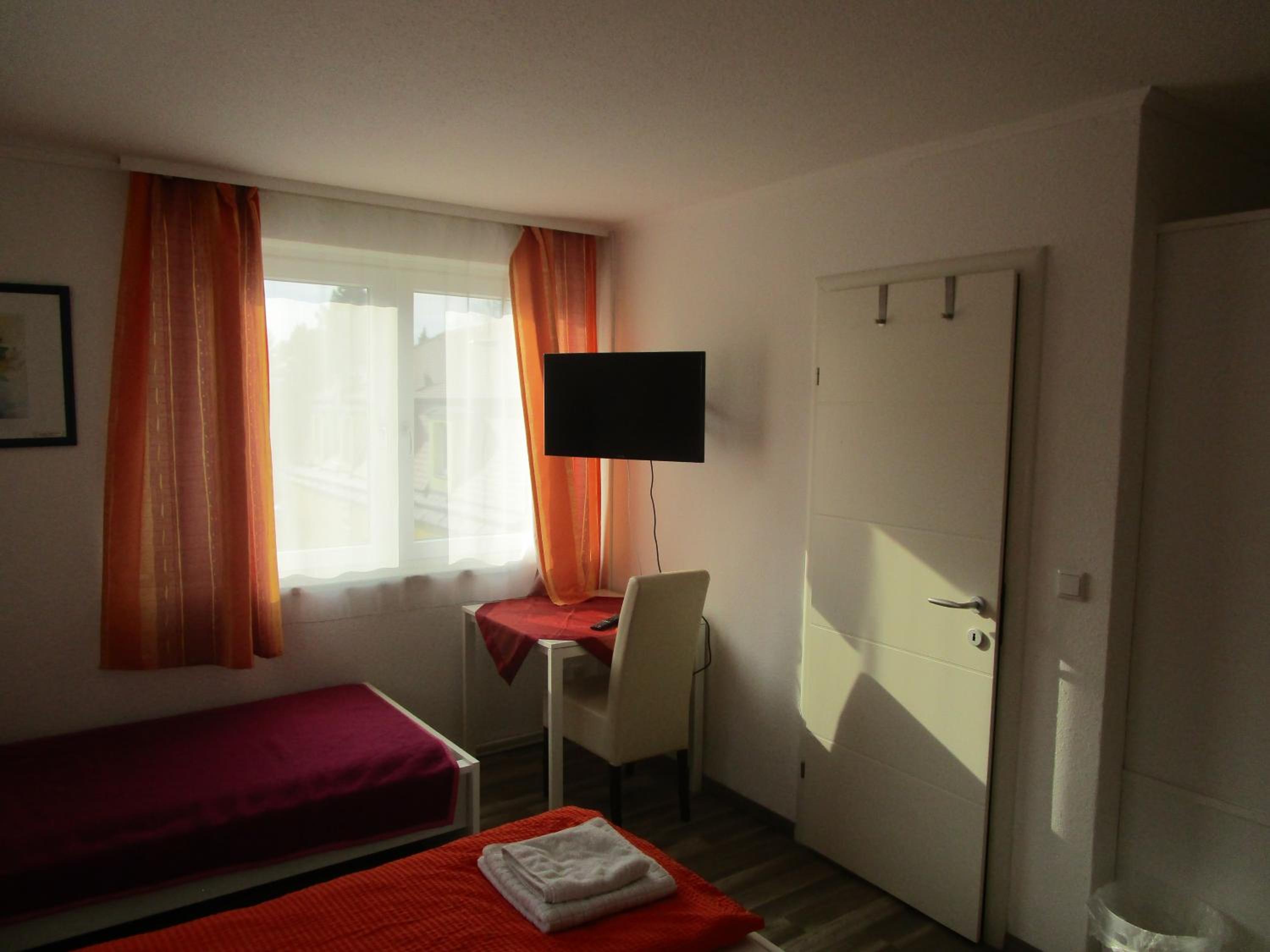 Triple Room with Bathroom photo 2