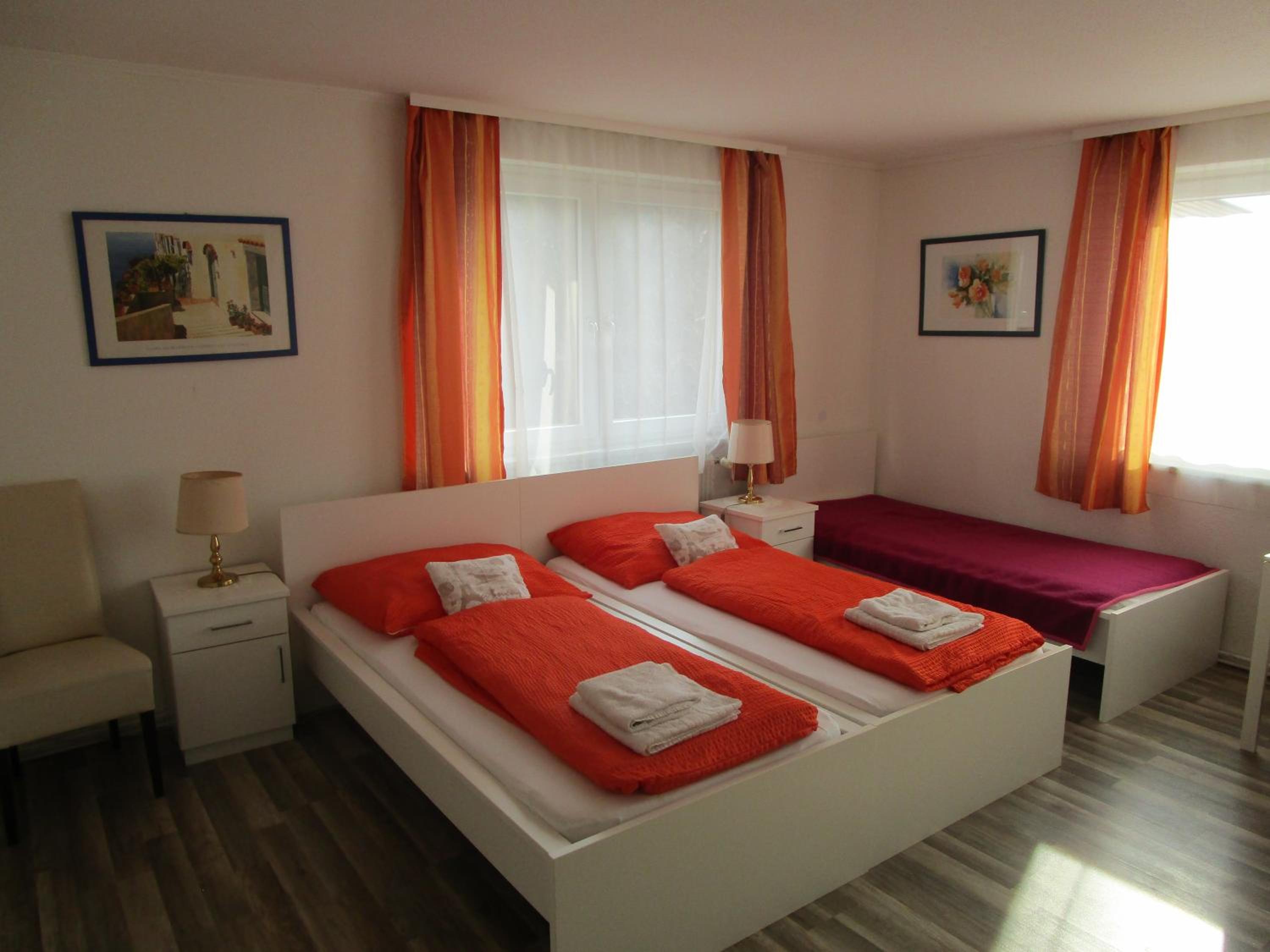 Triple Room with Bathroom photo 1