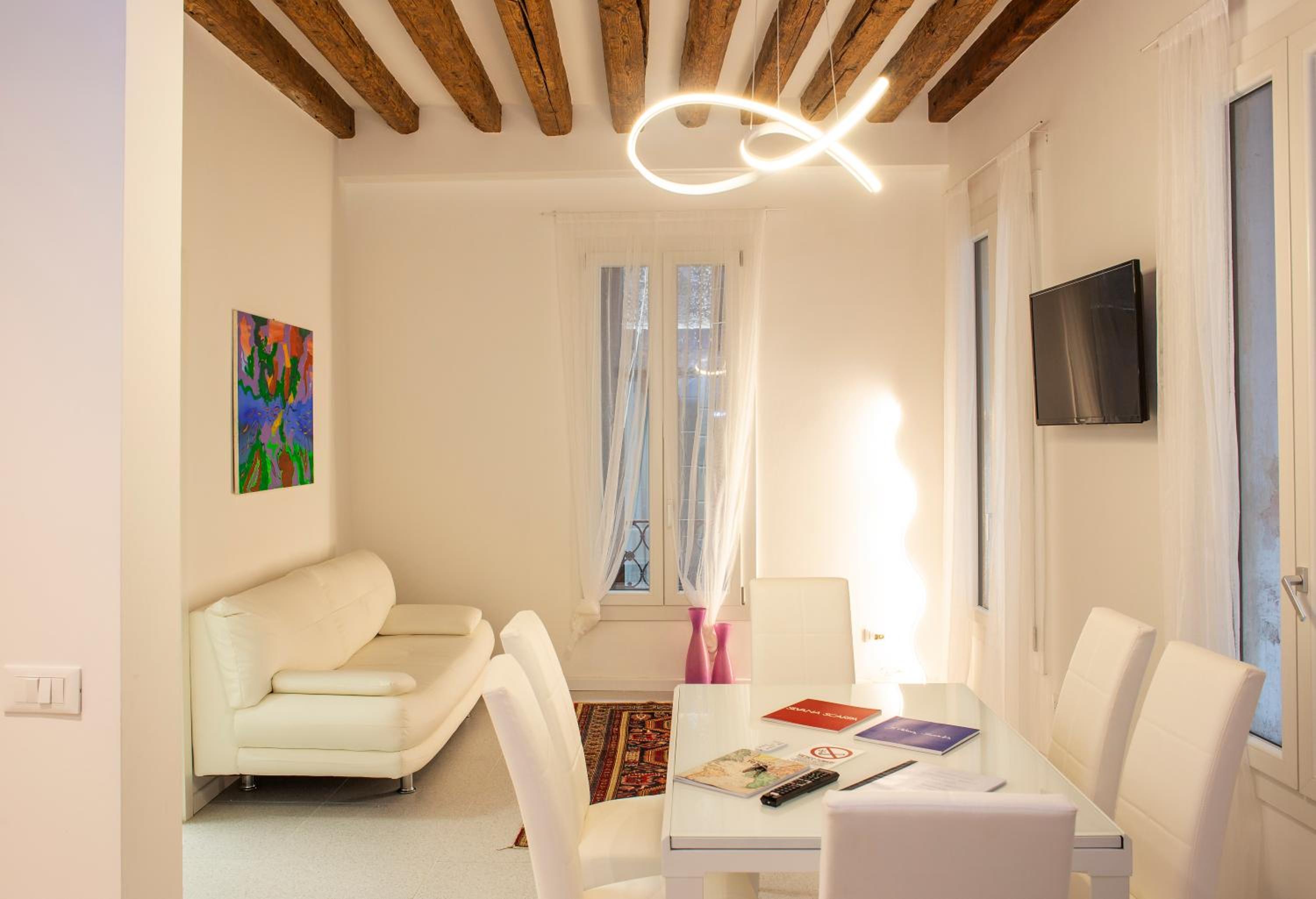 Apartment photo 1