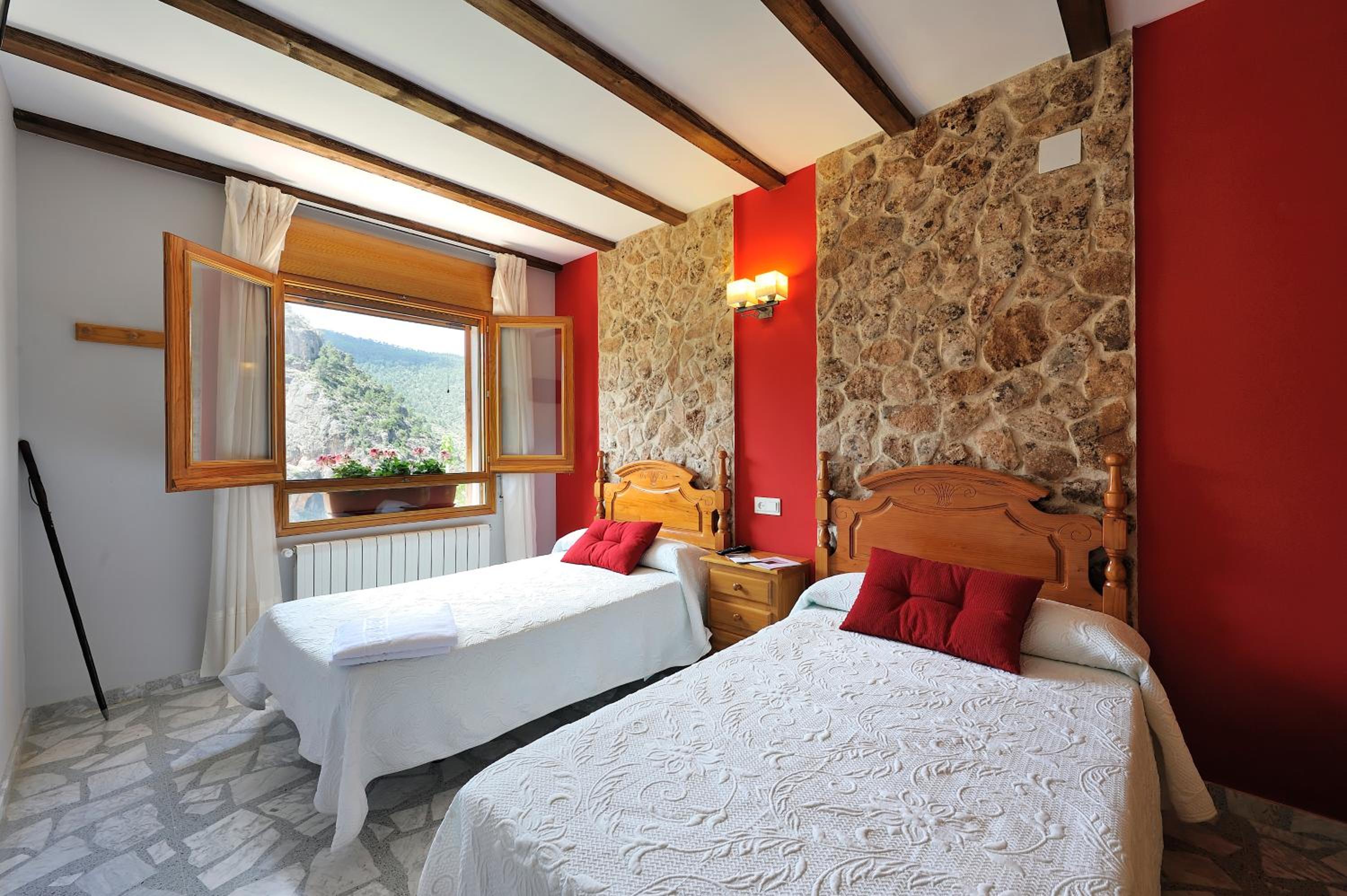 Twin Room with Mountain View - Photo 1