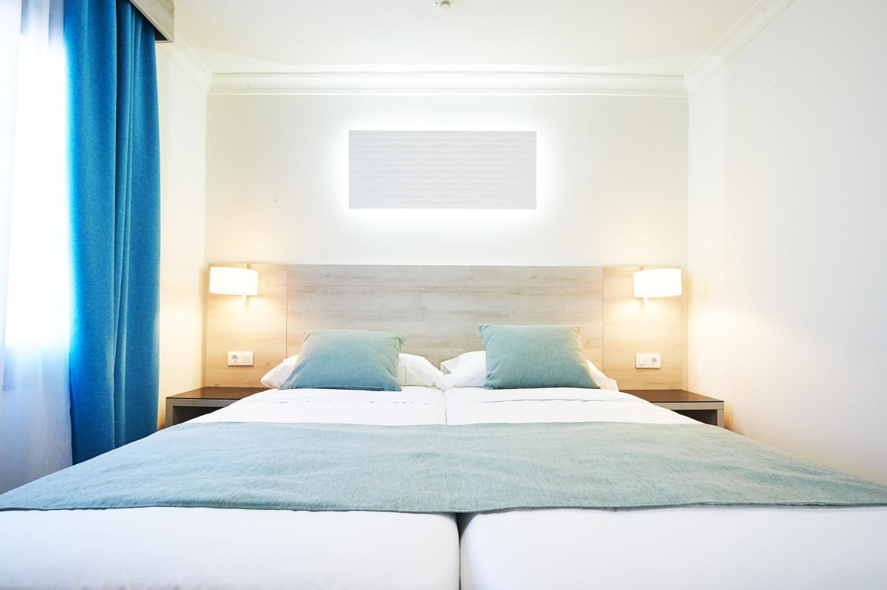 One-Bedroom Suite thumbnail 5