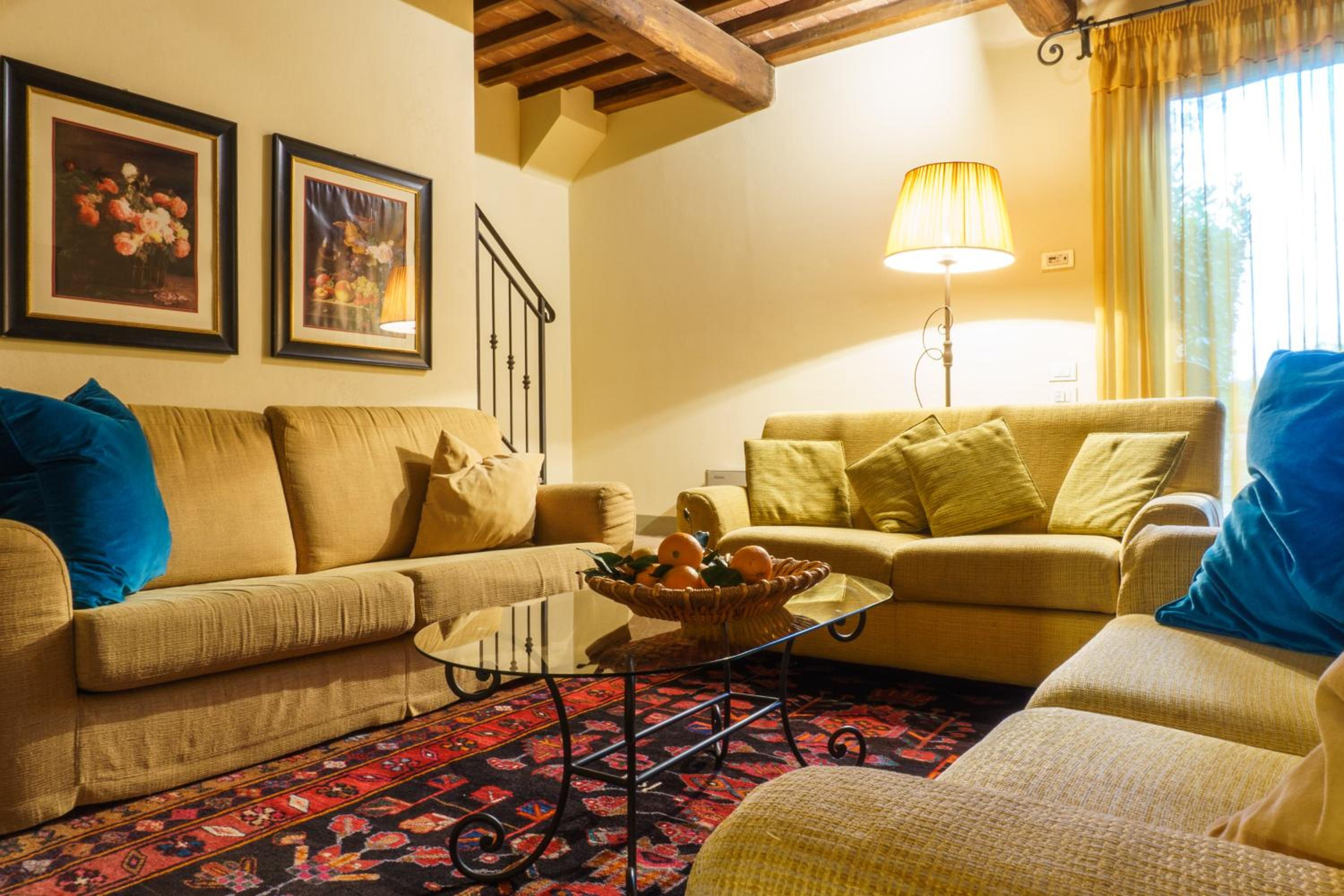 Three-Bedroom Apartment - Split Level photo 2