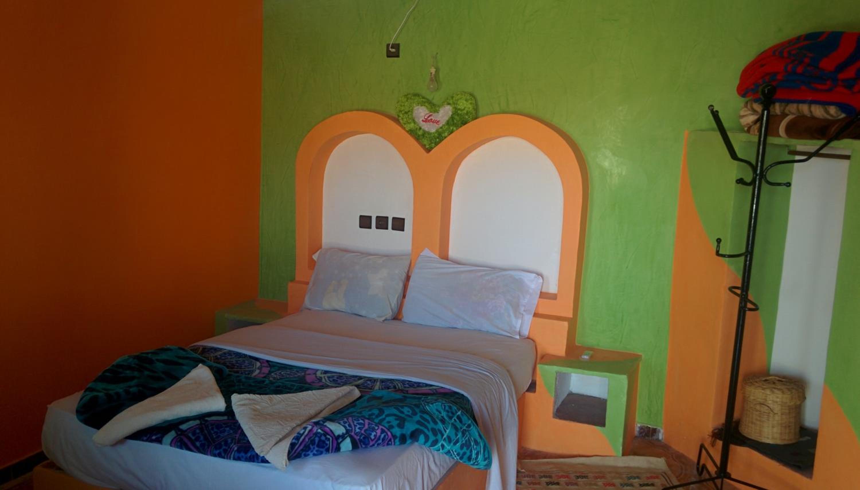 Double Room with Pool View - Photo 5