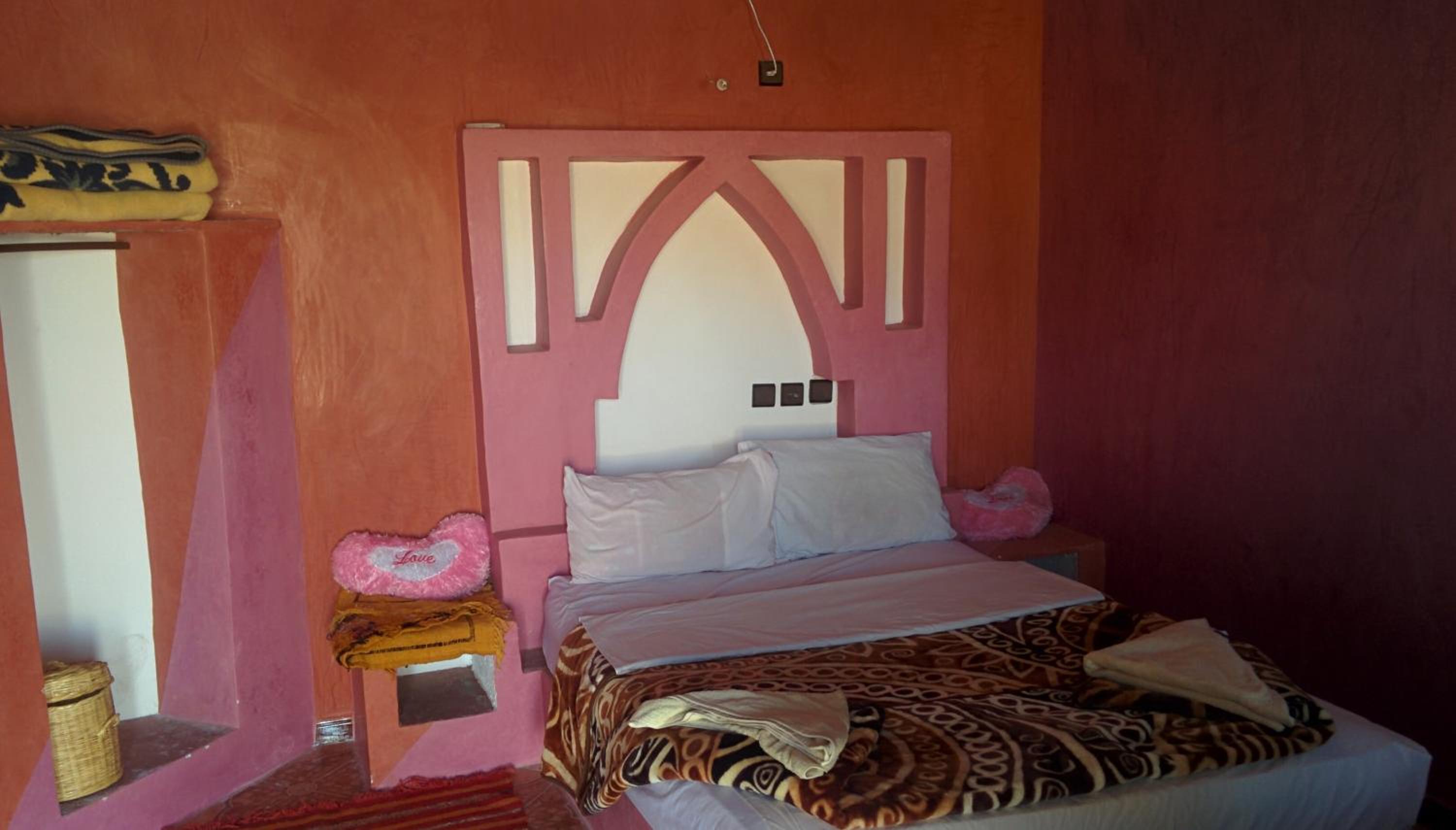 Double Room with Pool View - Photo 1