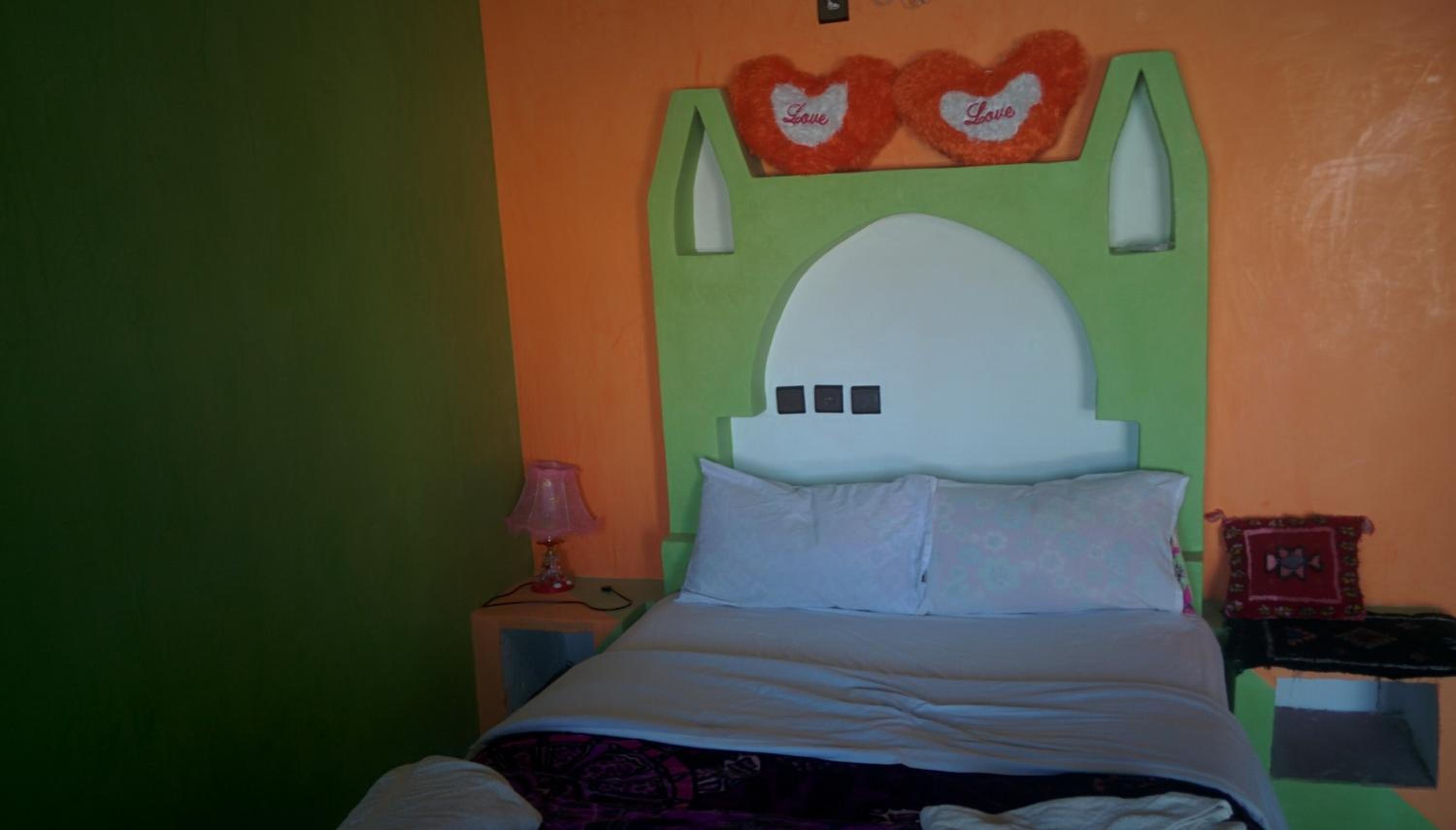 Double Room with Pool View - Photo 7