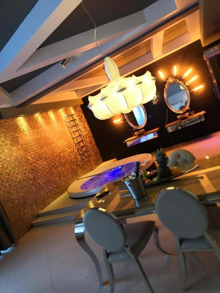 Large Apartment with Jacuzzi - Photo 20