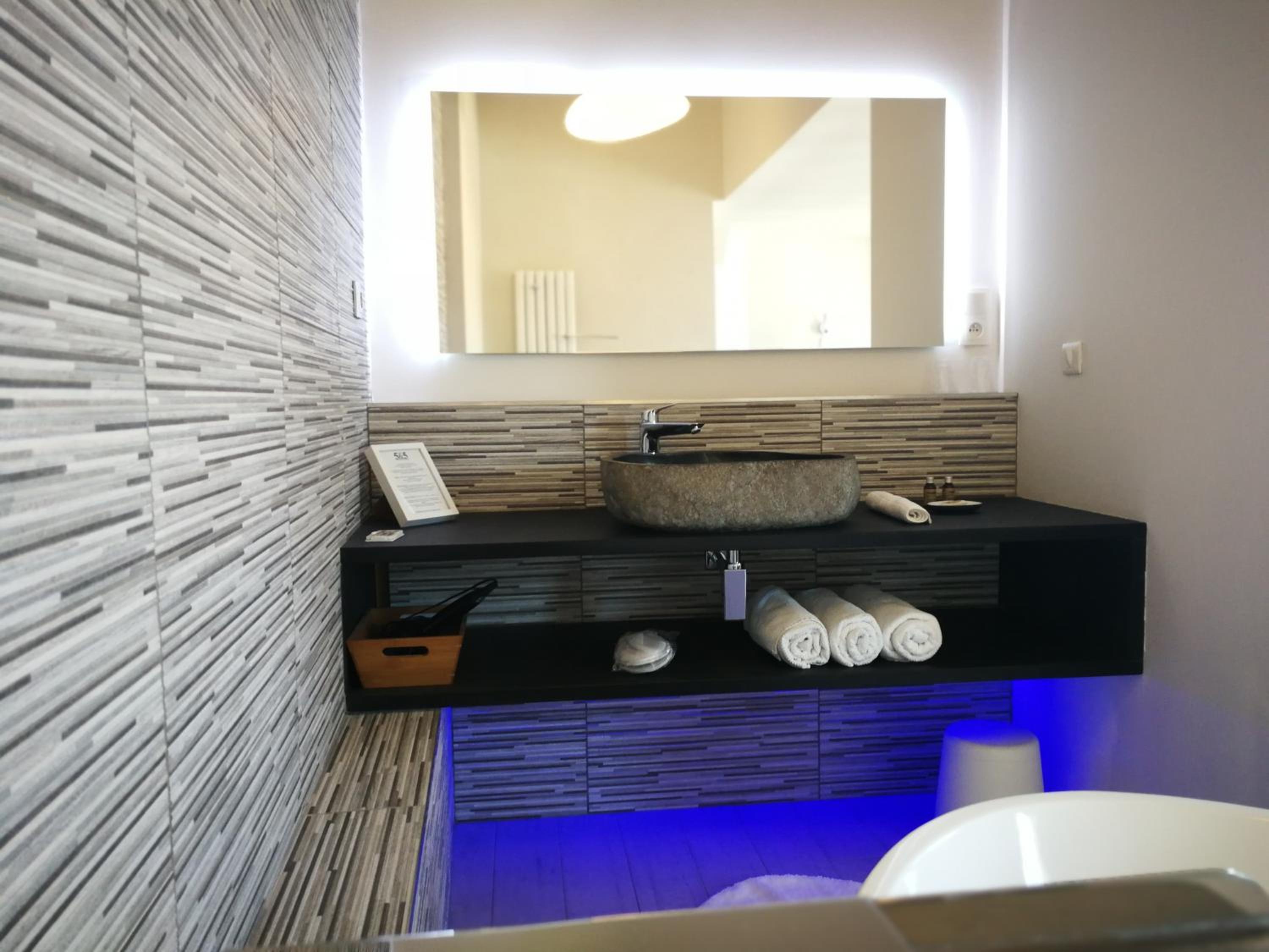 Double Room with Mountain View - Kyoto  - Photo 3