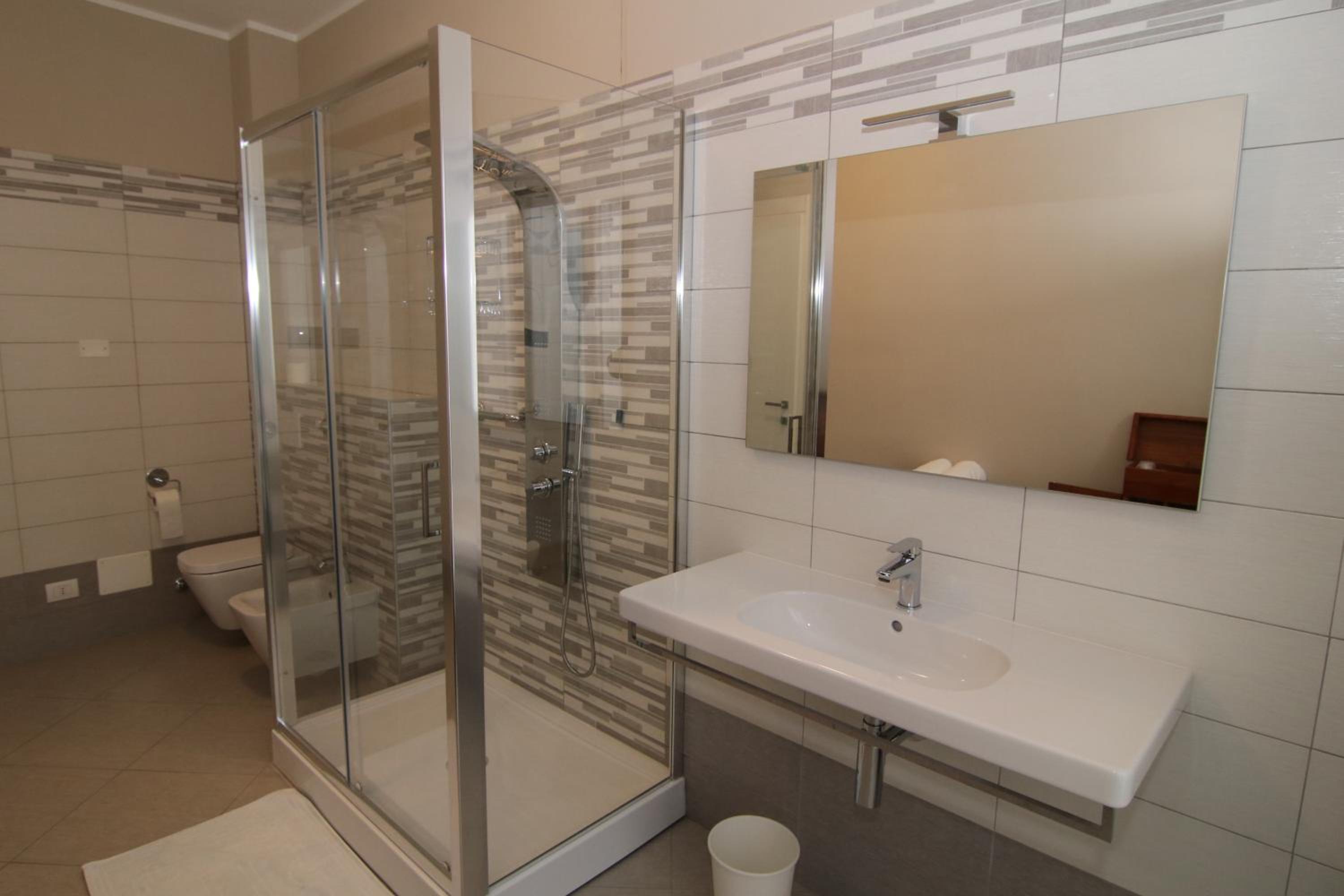 Single Room photo 2