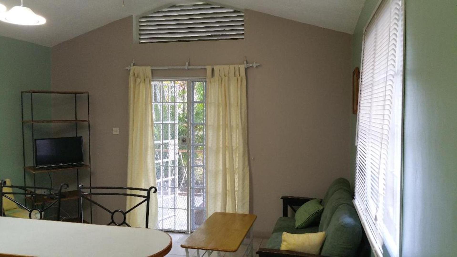 Two-Bedroom Cottage photo 3