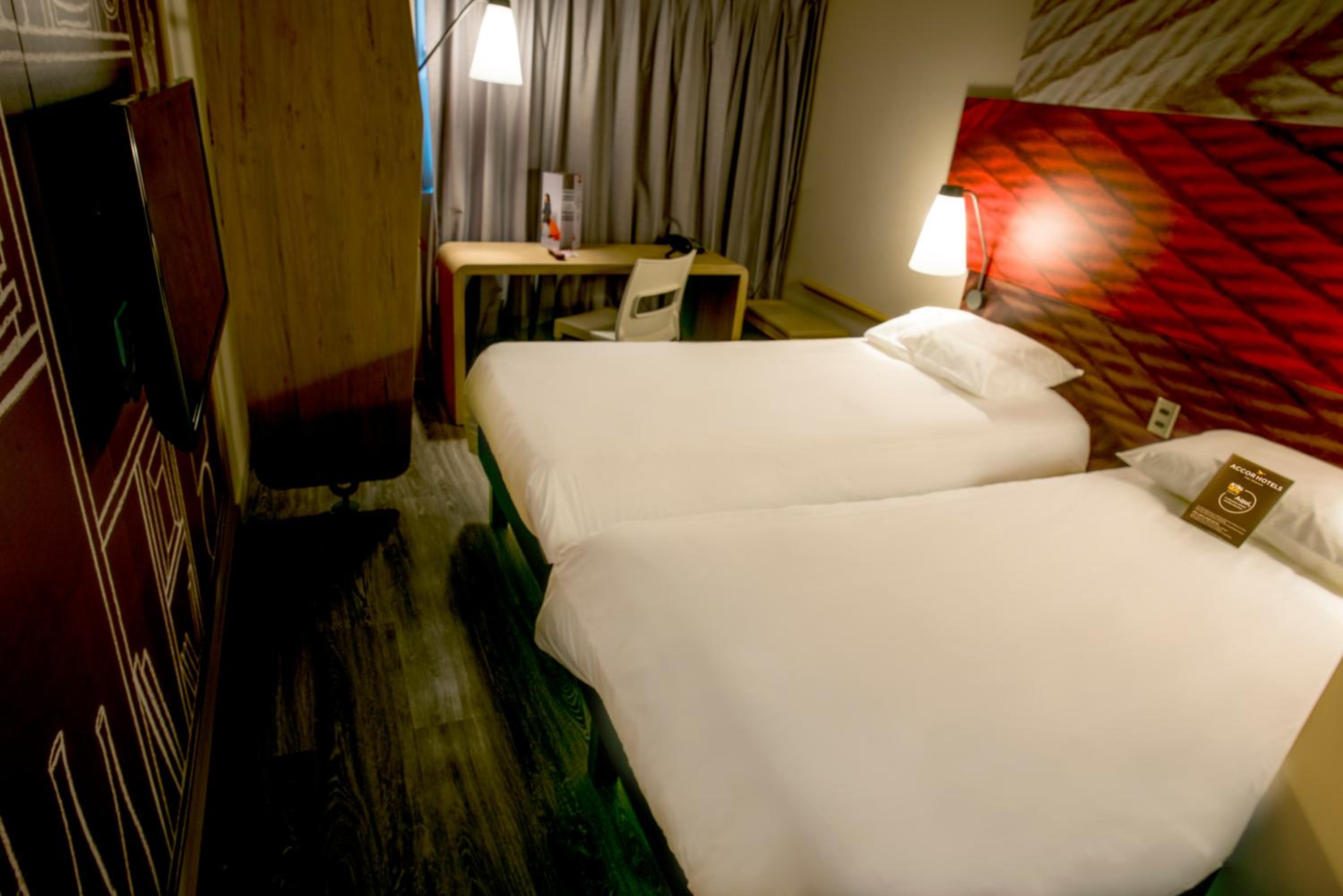Standard Twin Room photo 2