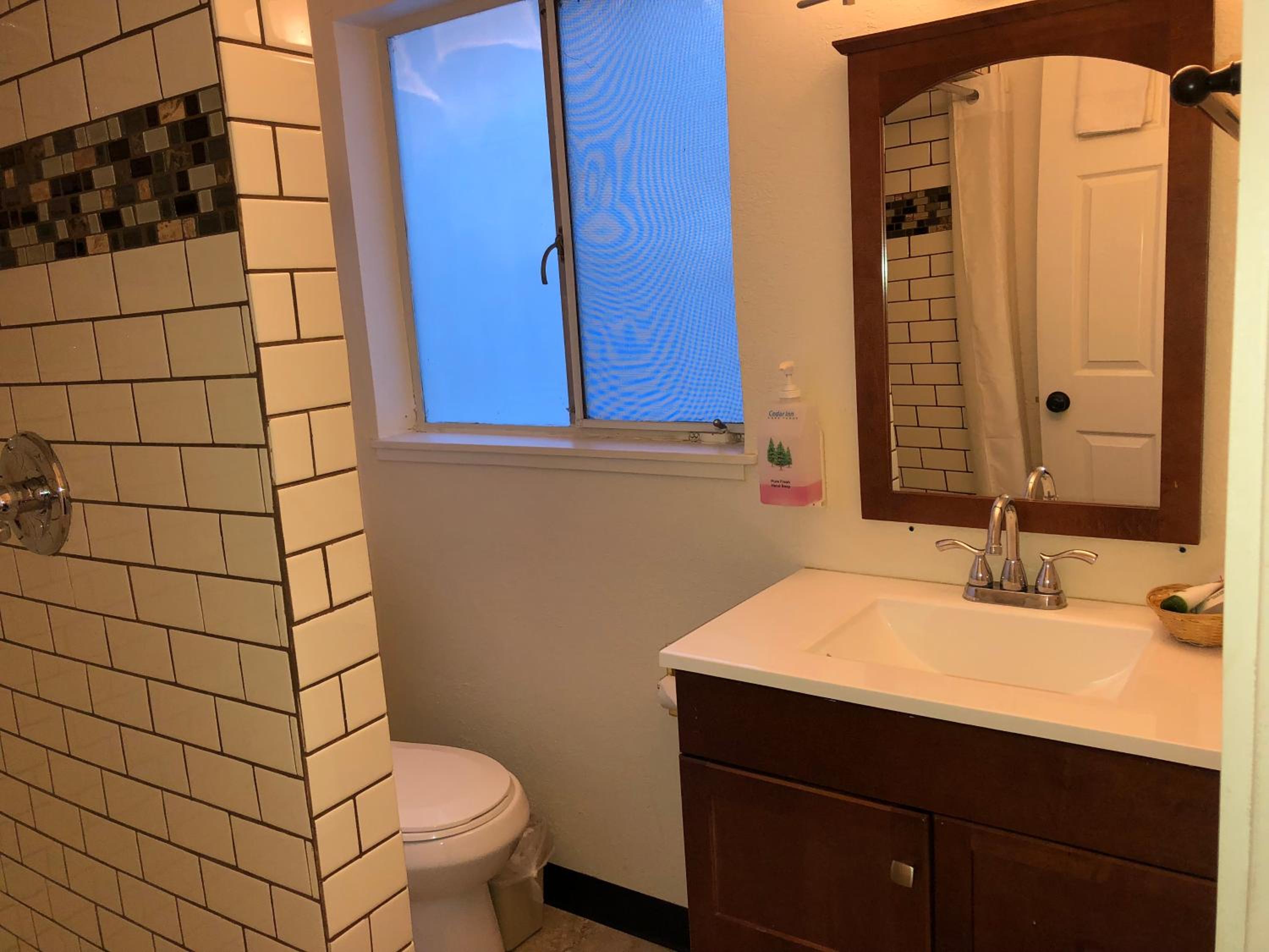 Queen Room with Two Queen Beds, photo 7