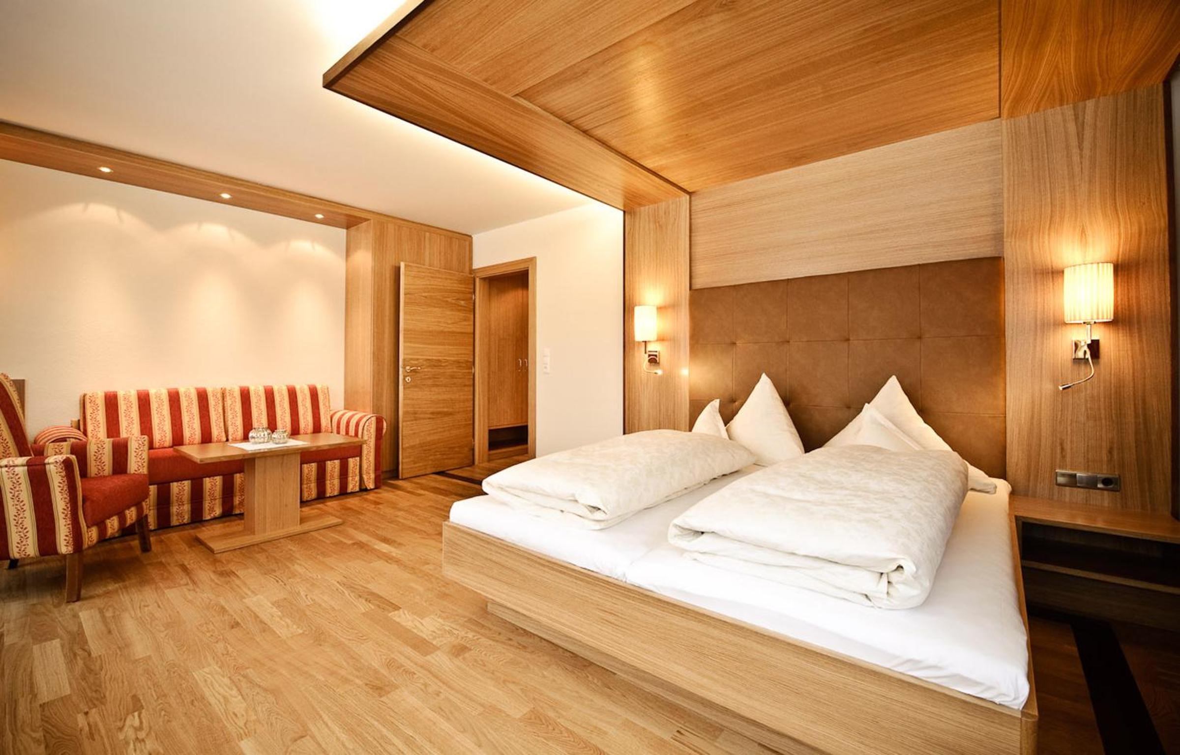 Deluxe Junior Suite - Photo 5