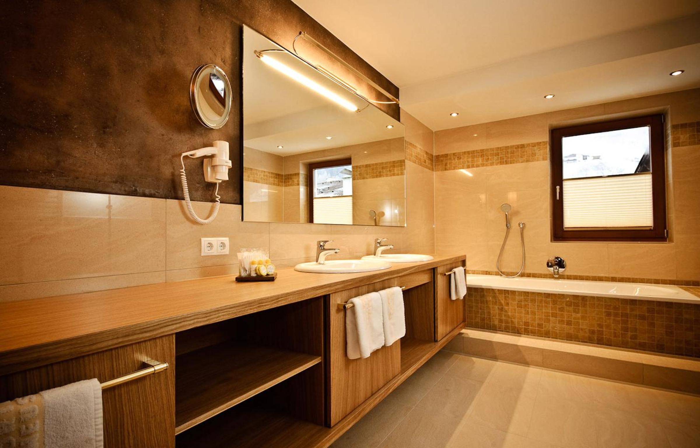 Deluxe Junior Suite - Photo 2