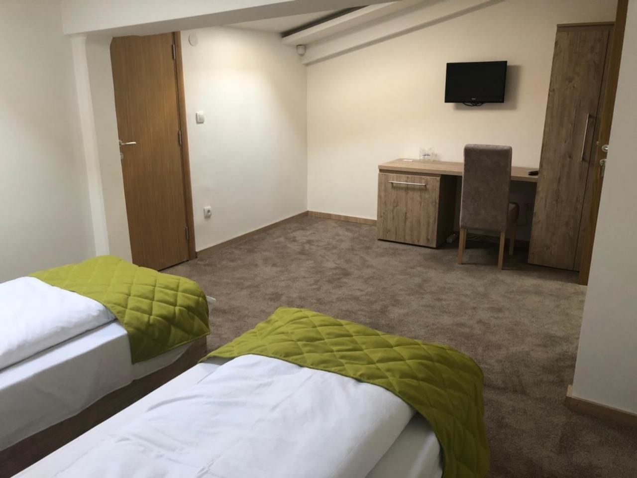 Double or Twin Room - Photo 2