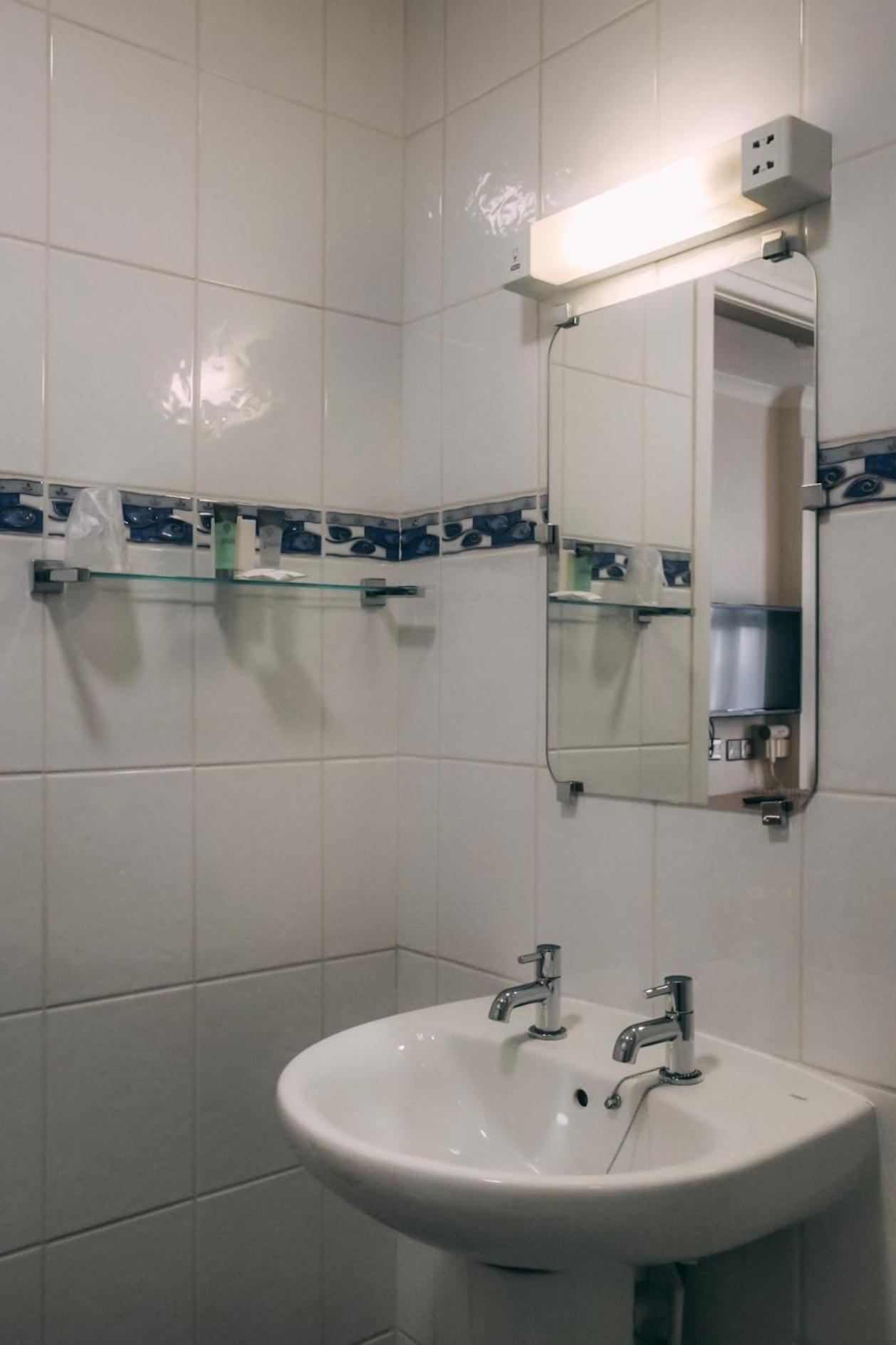 Single Room photo 3
