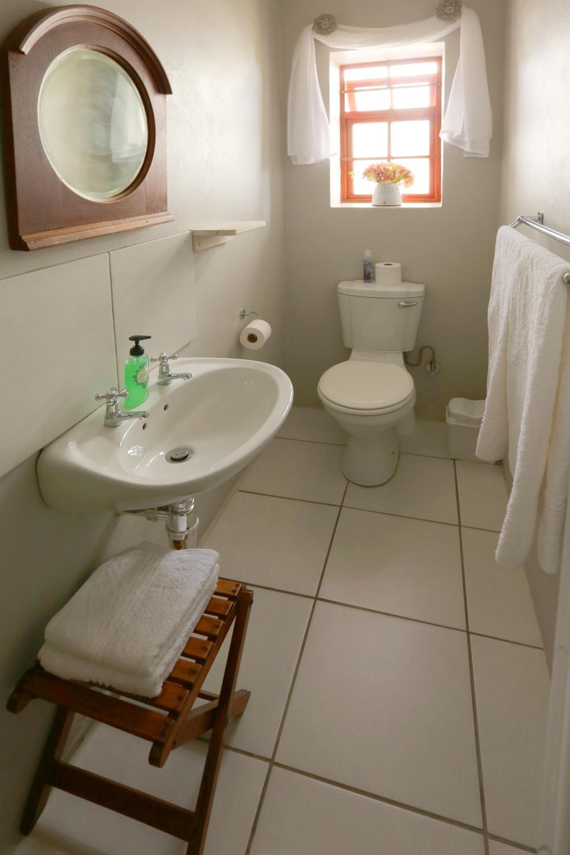 Double Room with Private Bathroom - Photo 5