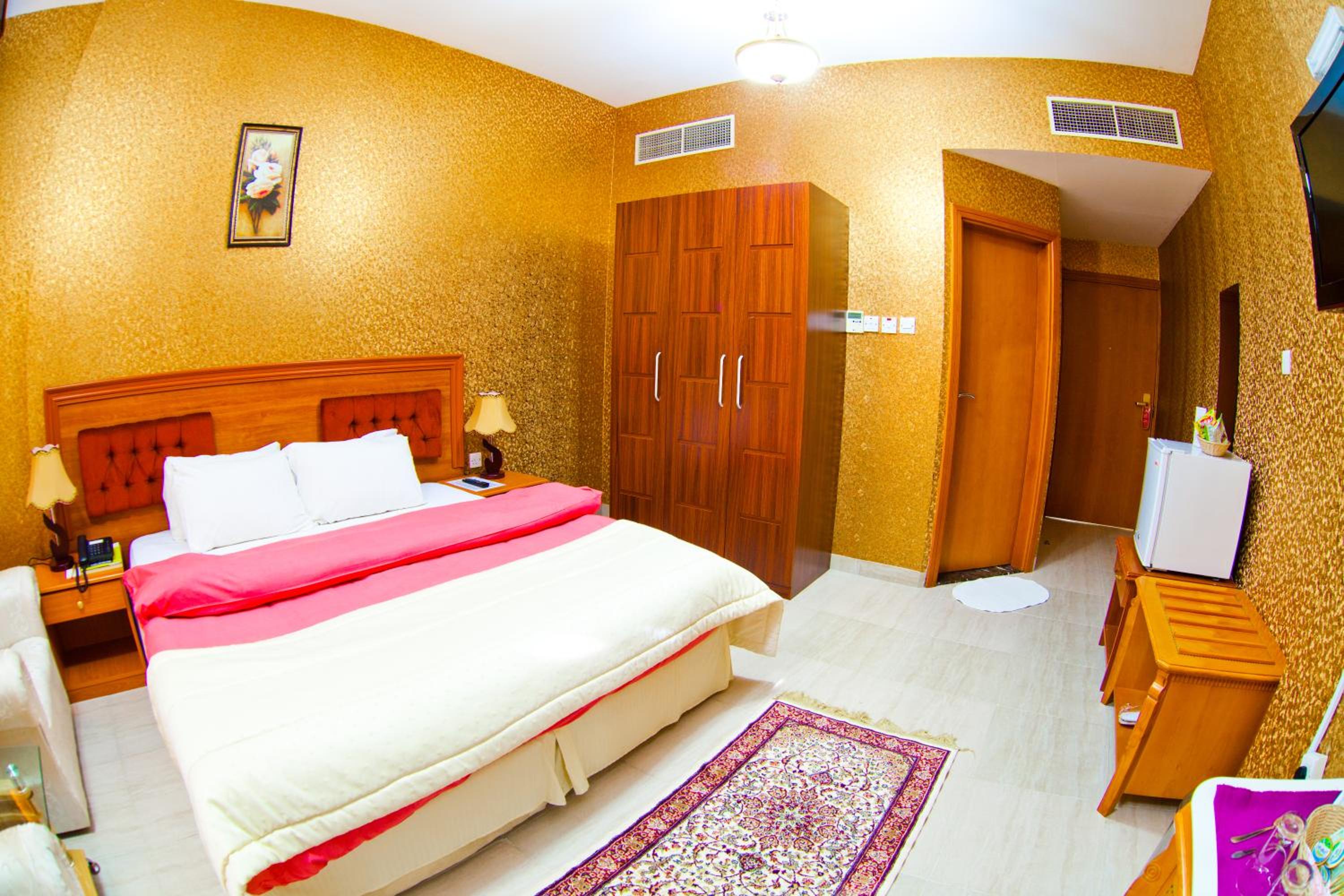 Deluxe King Room photo 3