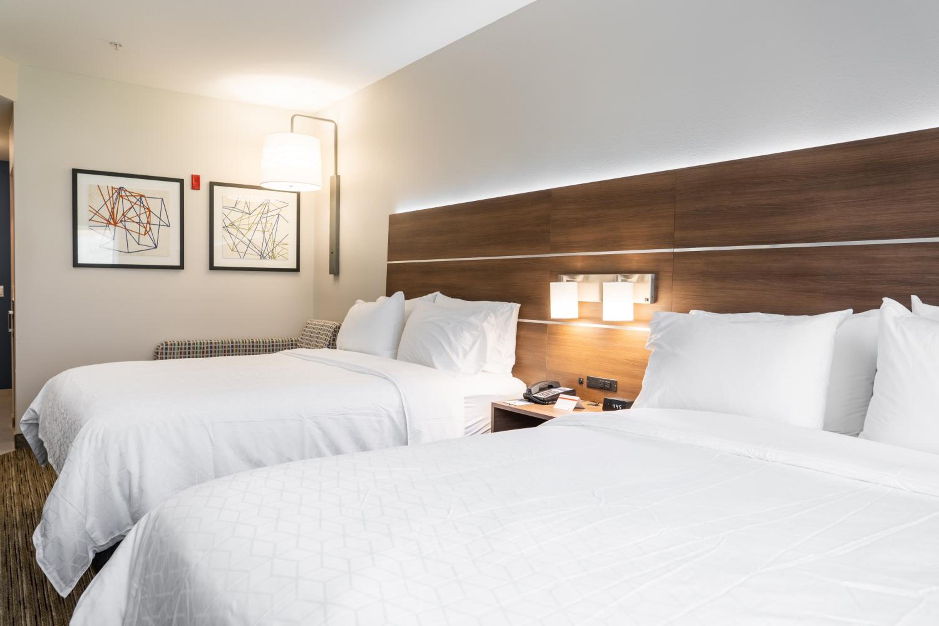 Standard Queen Room with Two Queen Beds - Top Floor