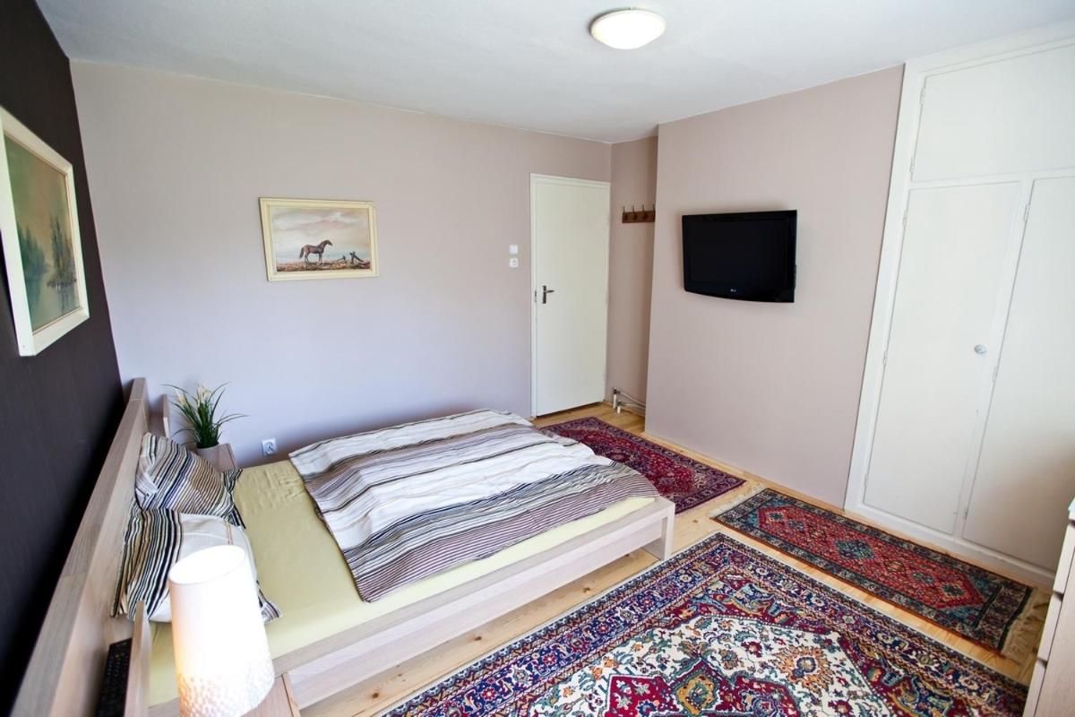 Five-Bedroom House - Photo 40