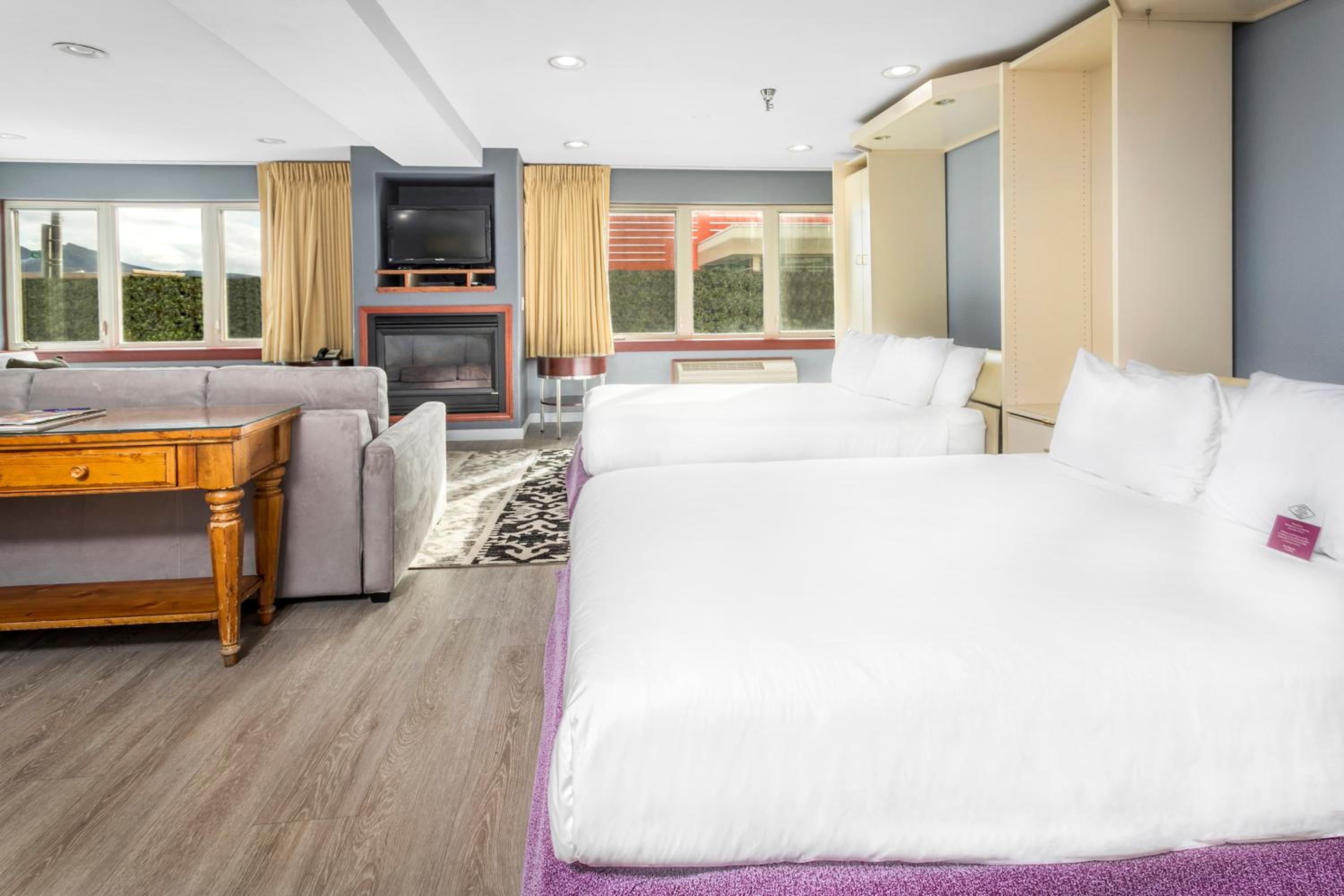 Two Queen Bed Studio Suite photo 2