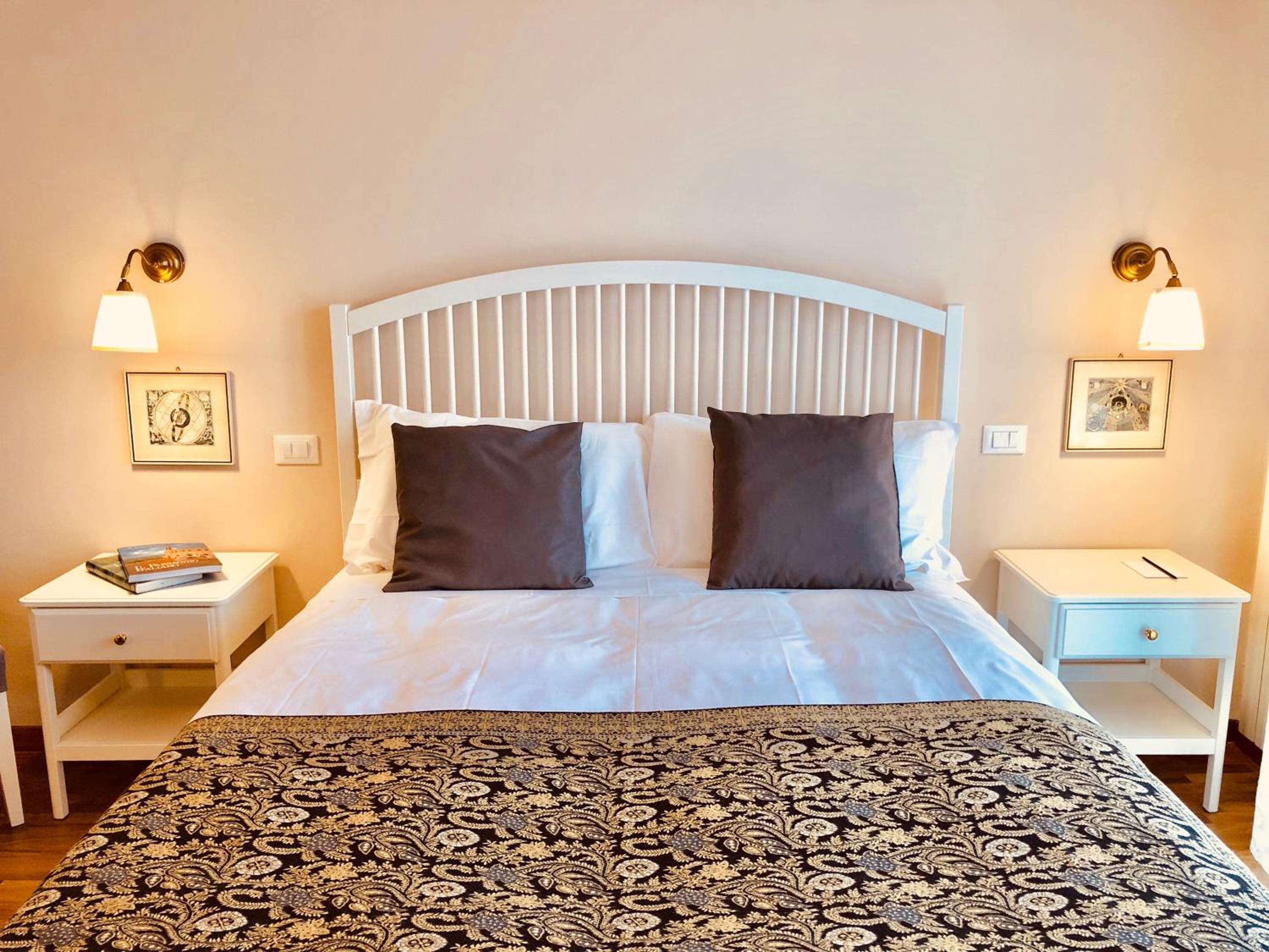 Double Room - Photo 8