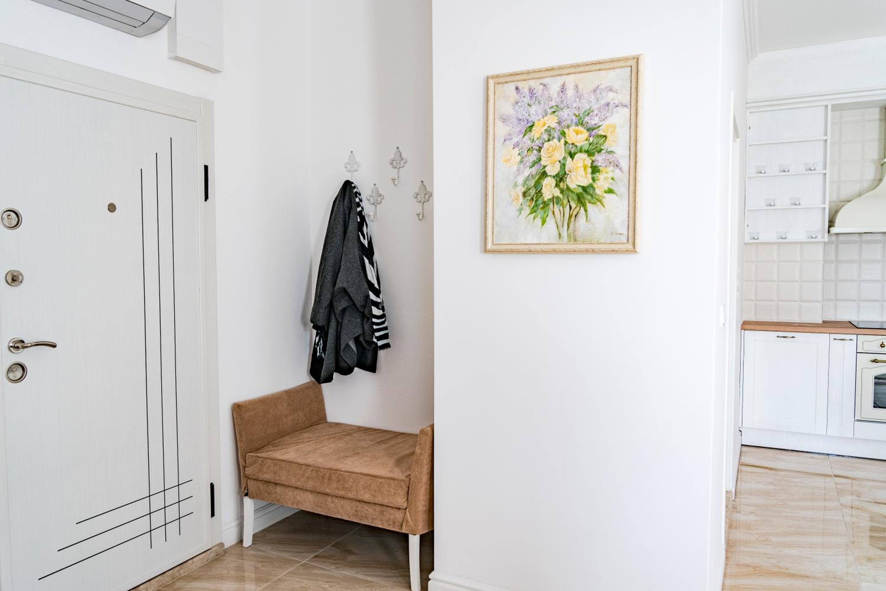 One-Bedroom Apartment photo 2