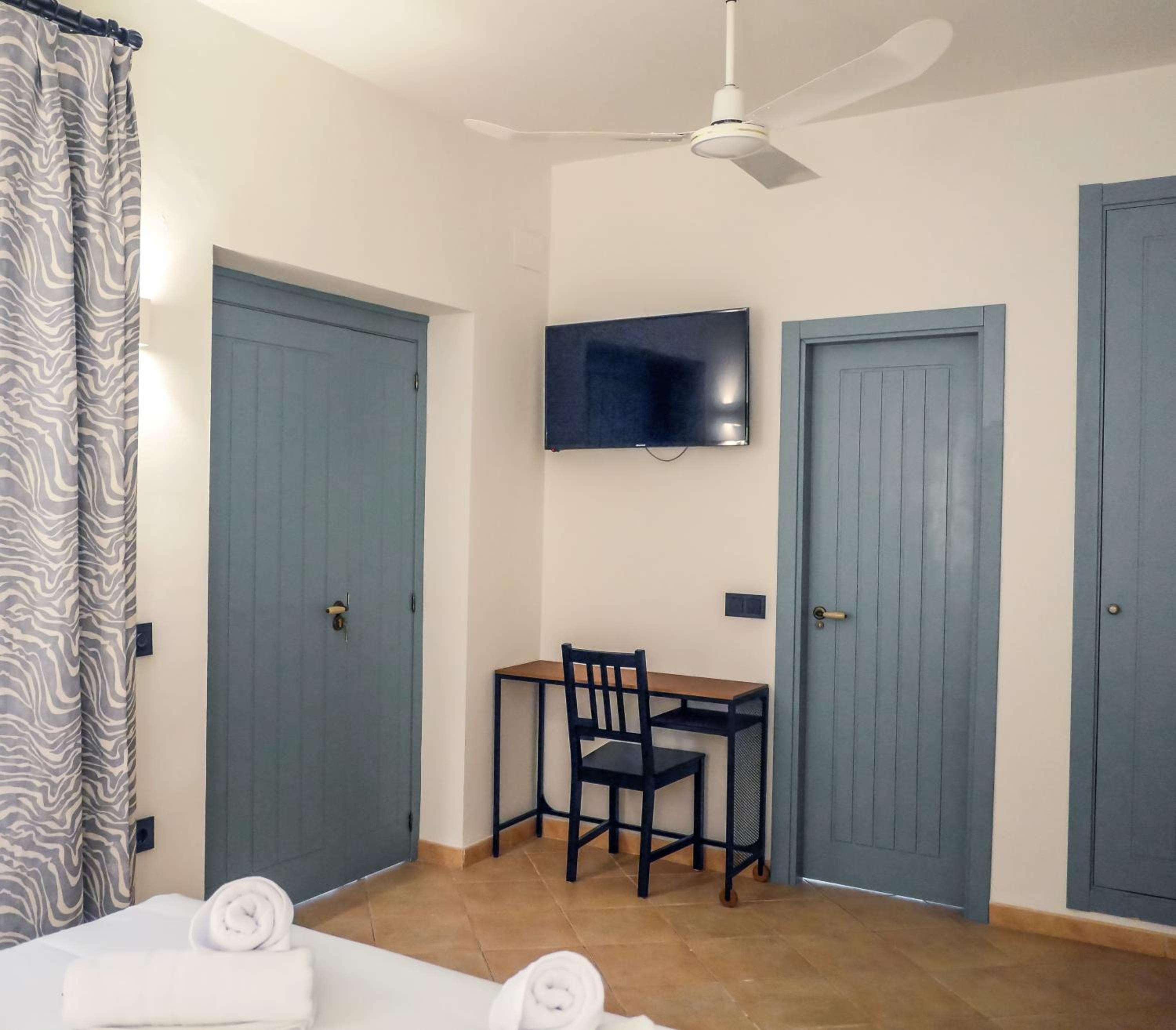 Deluxe Room - Photo 1