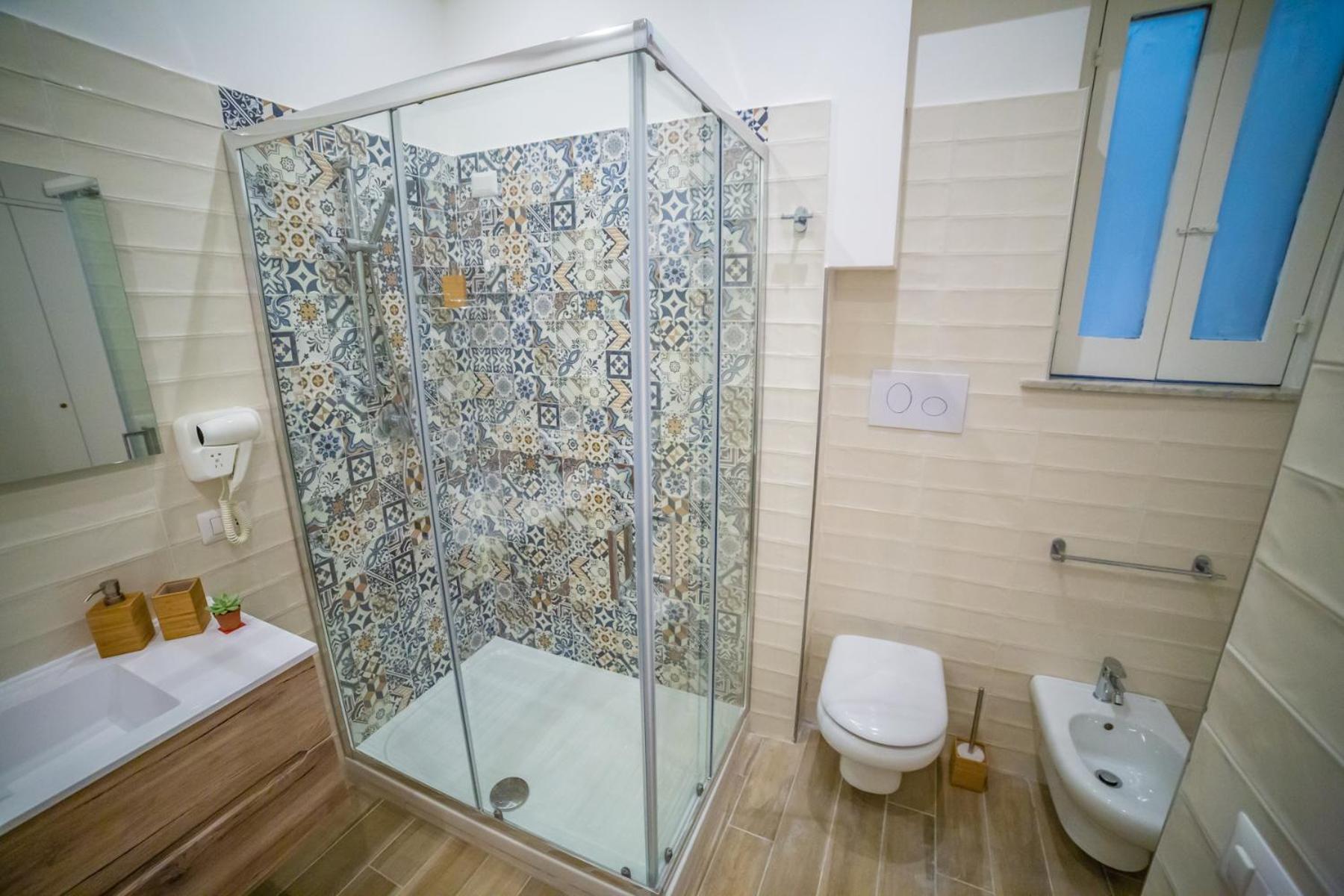 Deluxe Double Room with Balcony - Photo 13