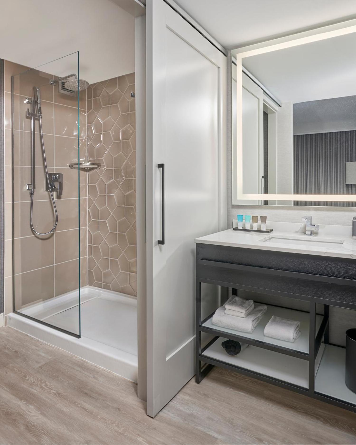 Double Room with Two Double Beds - Photo 6