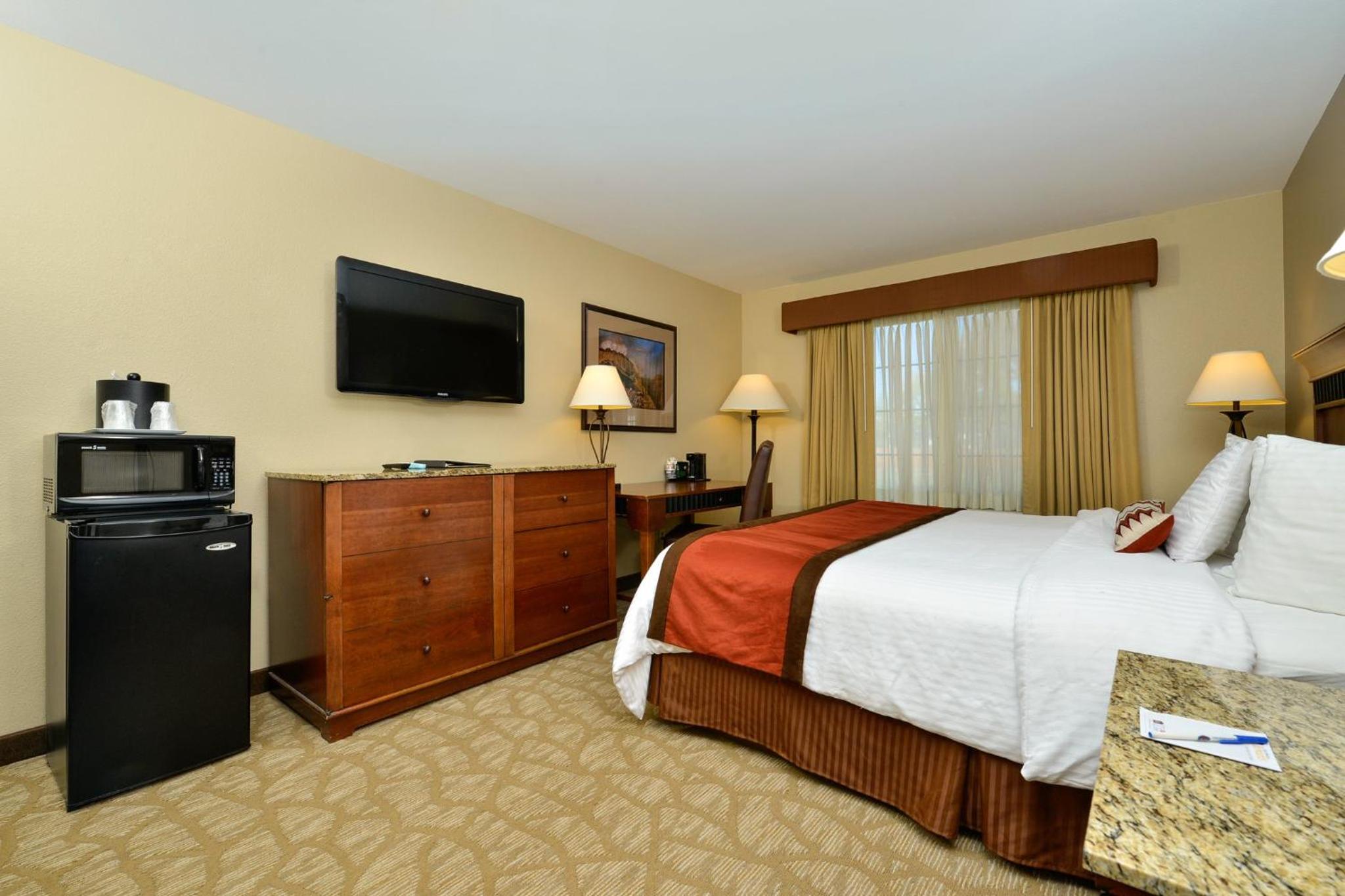 King Room - Non-Smoking - Photo 4